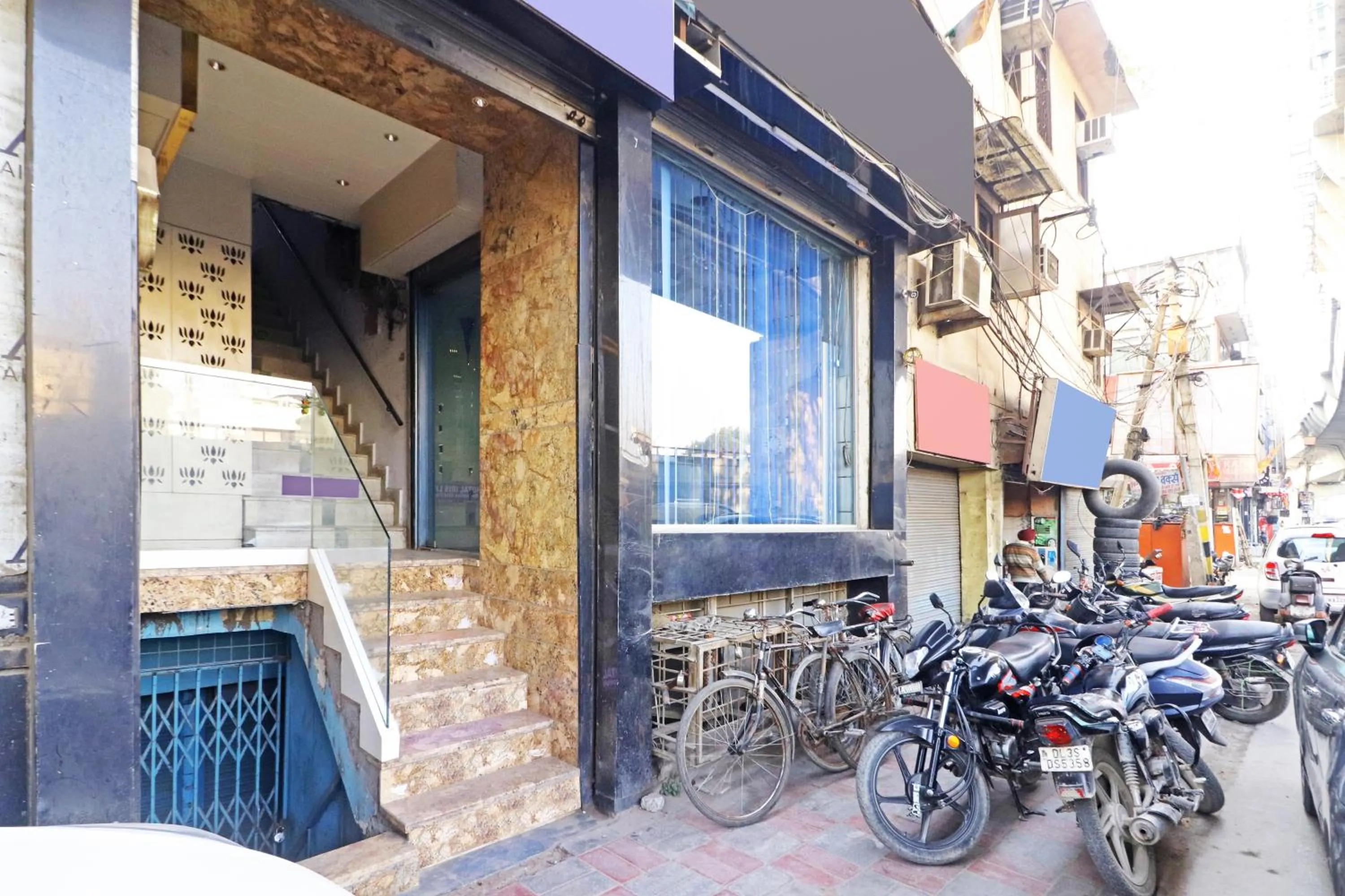 Parking in Twamev couple Friendly Rajouri garden by The Arrow