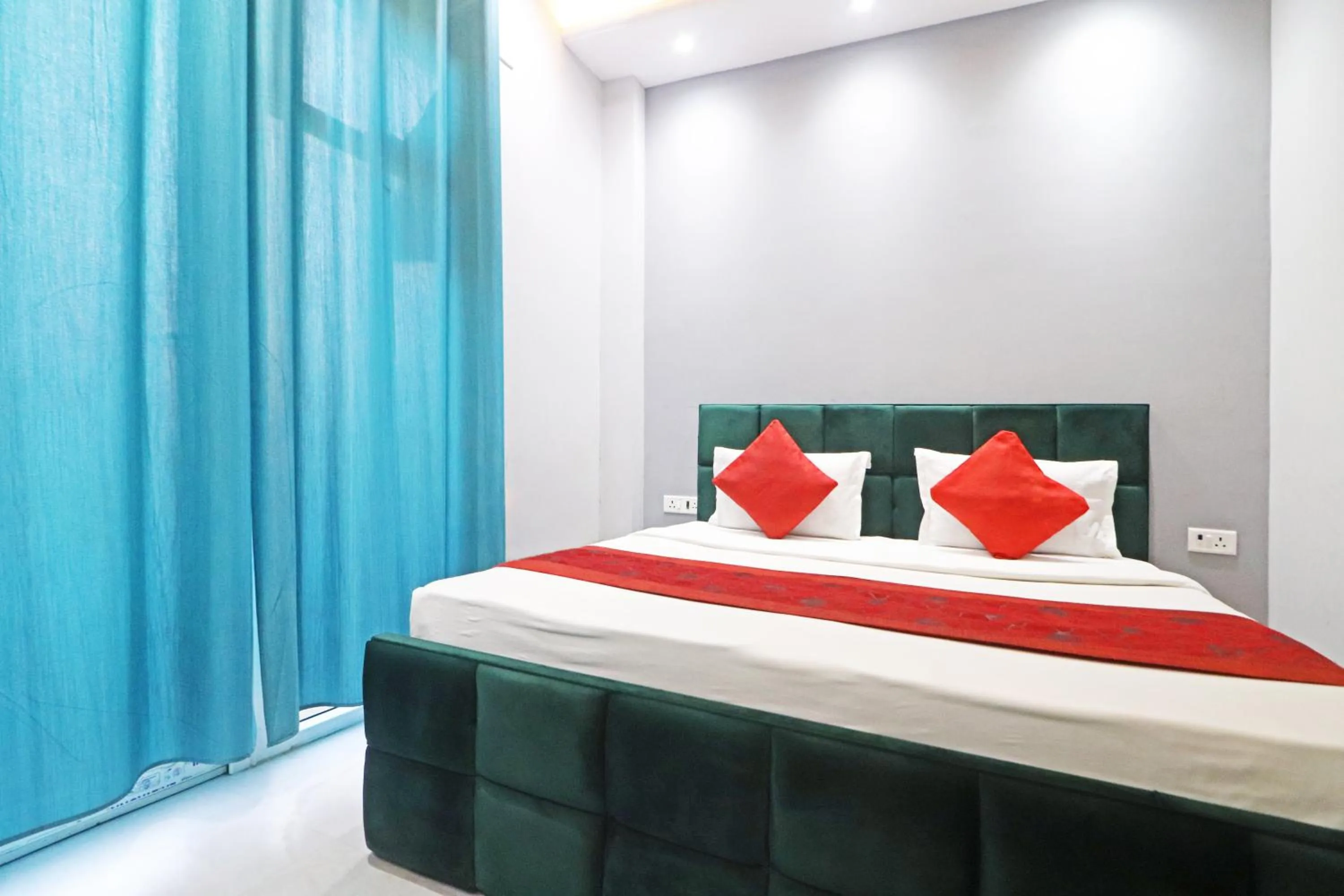 Bedroom, Bed in Twamev couple Friendly Rajouri garden by The Arrow