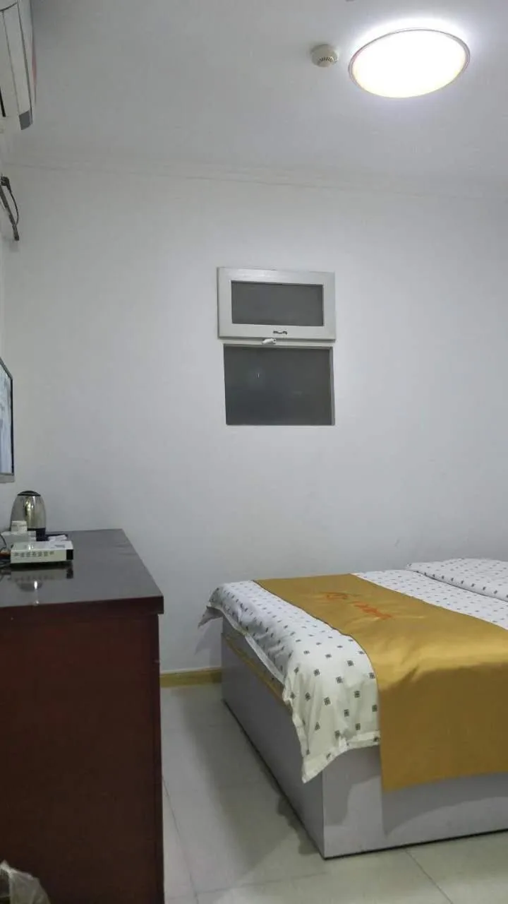 Bed in Seven Orange Hotel