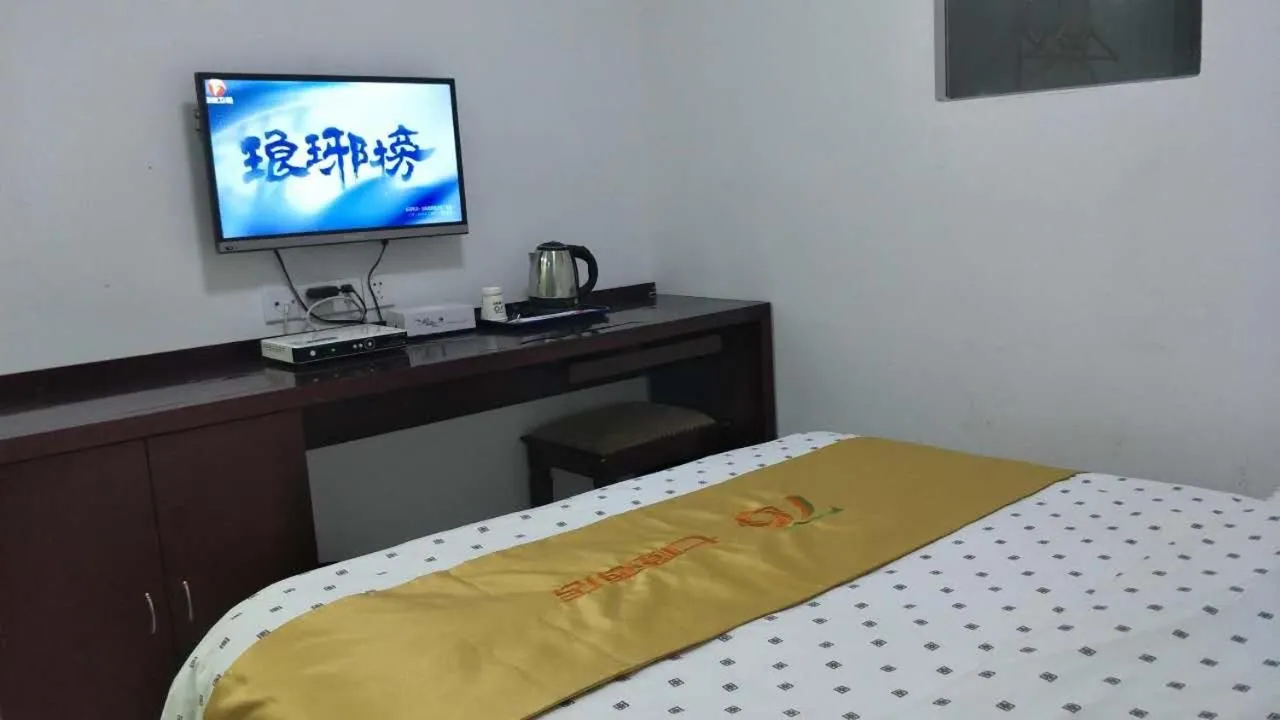 Bed in Seven Orange Hotel