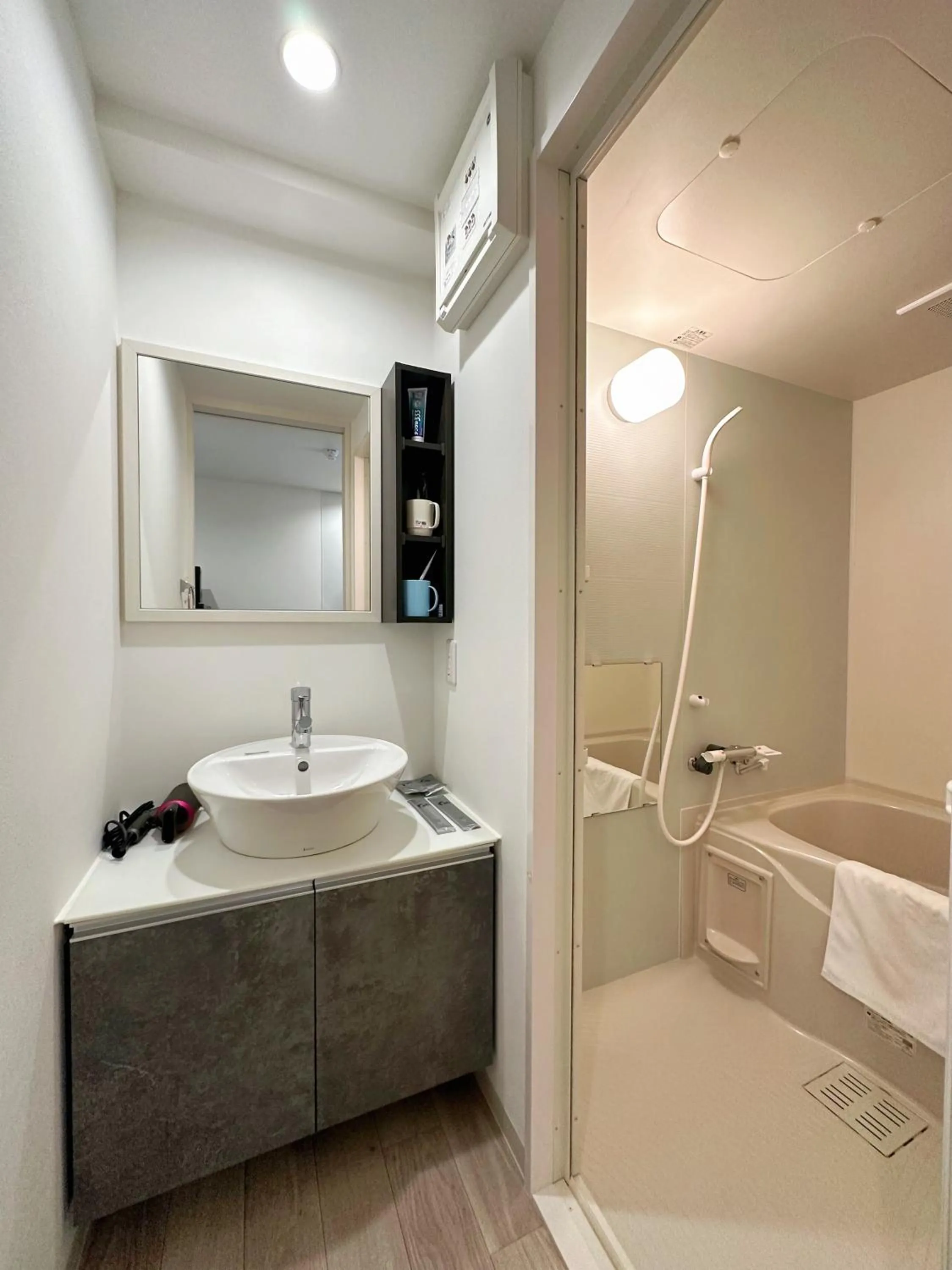 Bathroom in Hoshino Stay 2 花园町站步行3分钟 地铁5分钟到难波 8分钟到心斋桥 15分钟到梅田