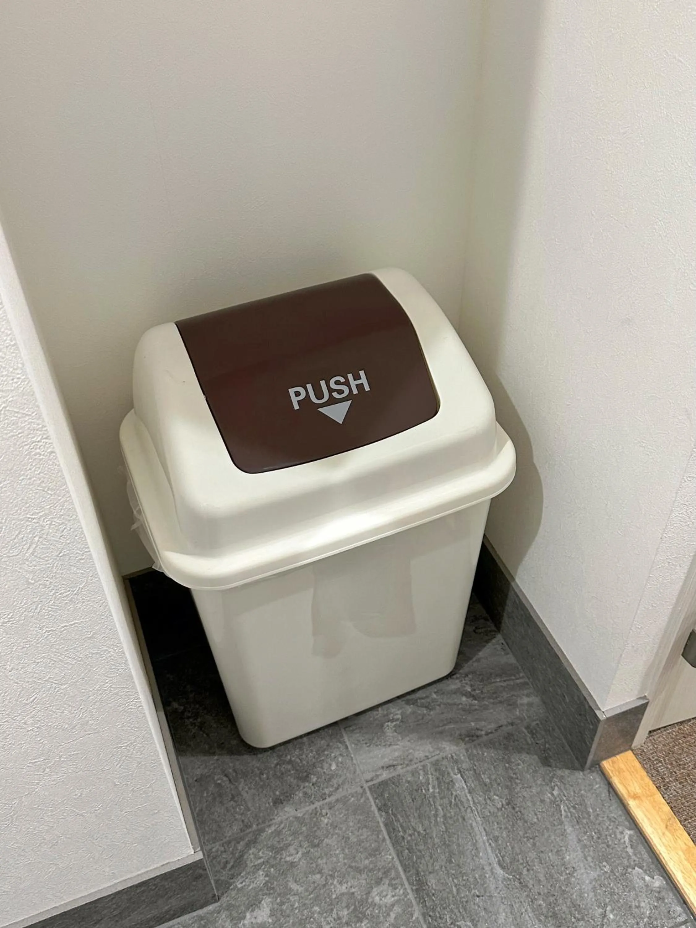 Hoshino Stay 2 花园町站步行3分钟 地铁5分钟到难波 8分钟到心斋桥 15分钟到梅田