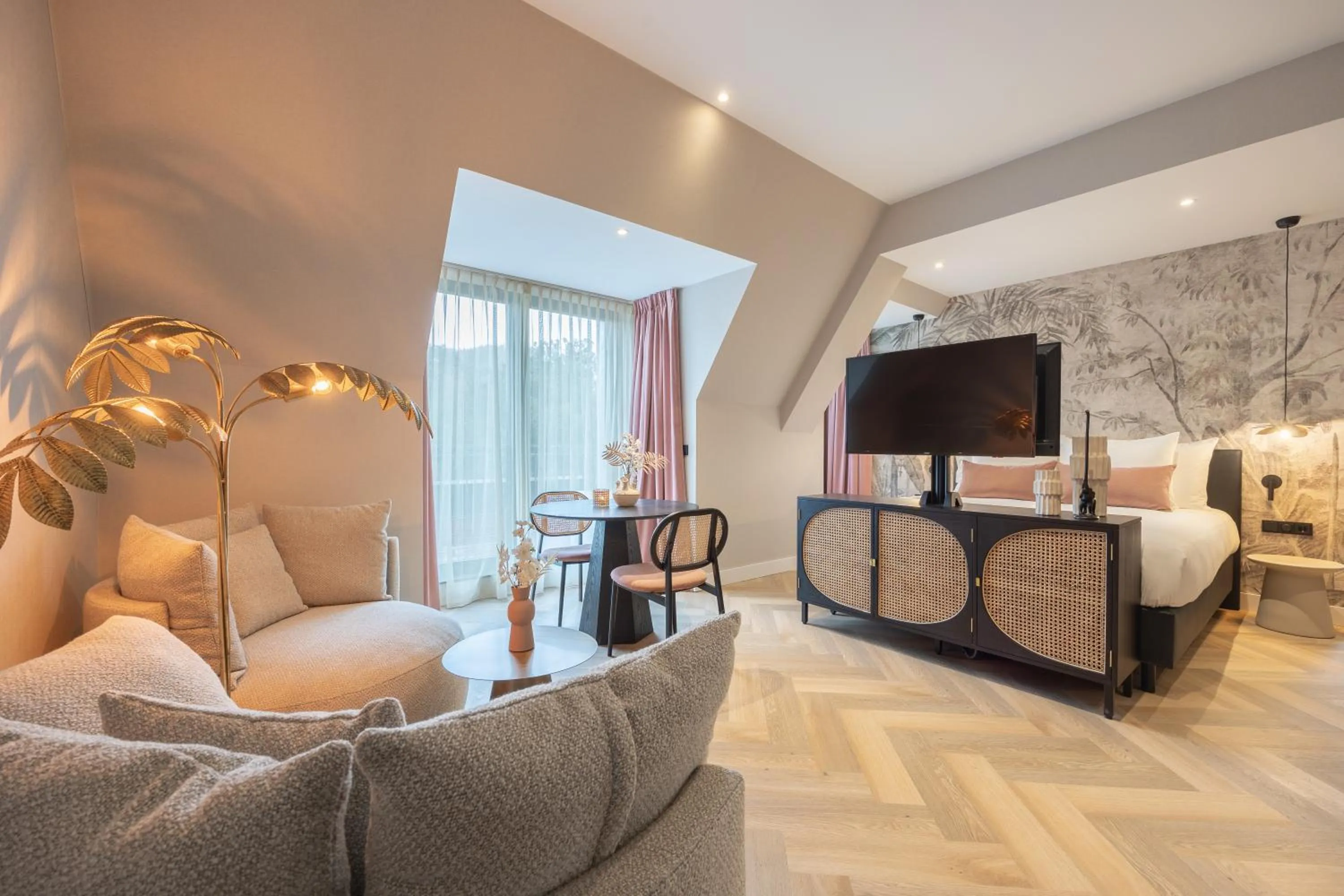 Photo of the whole room, Bed in Van der Valk hotel Den Haag Wassenaar