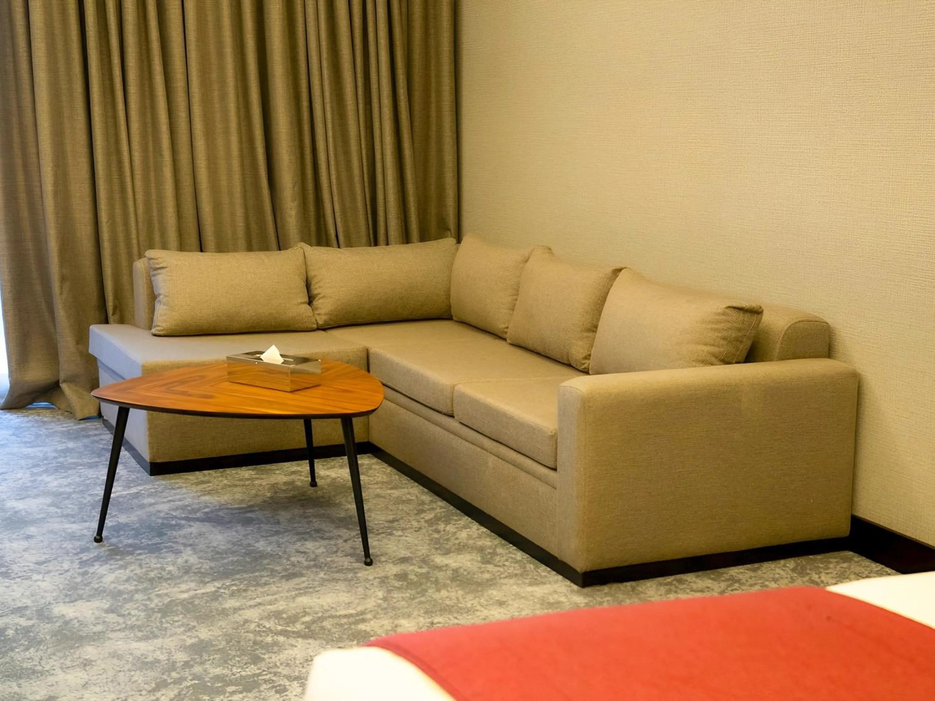 Seating area in Ramada Hotel & Suites by Wyndham Erbil 32 Park