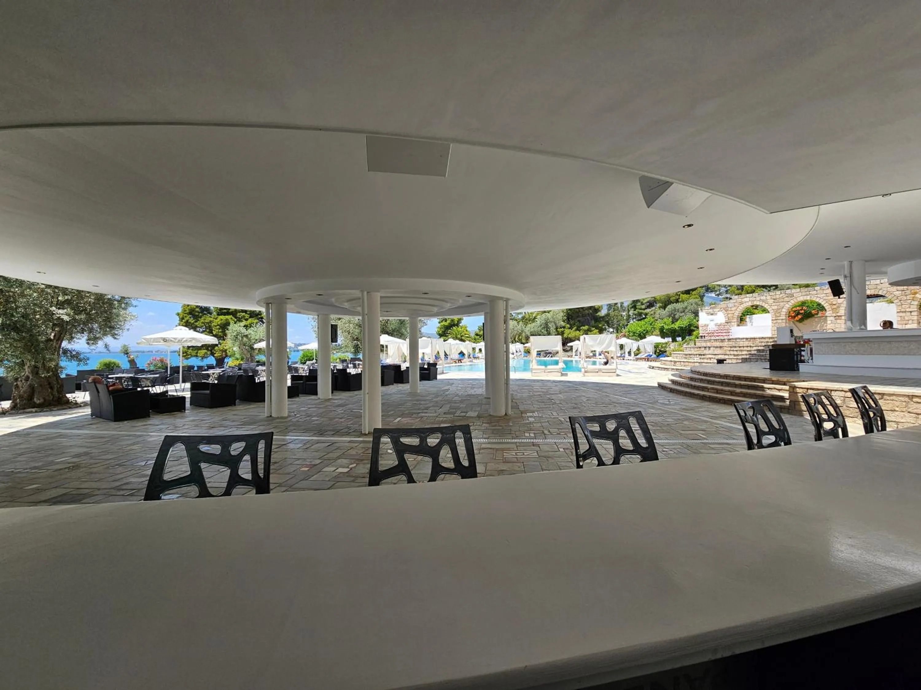 Restaurant/places to eat in O Paradise beach Resort and Spa