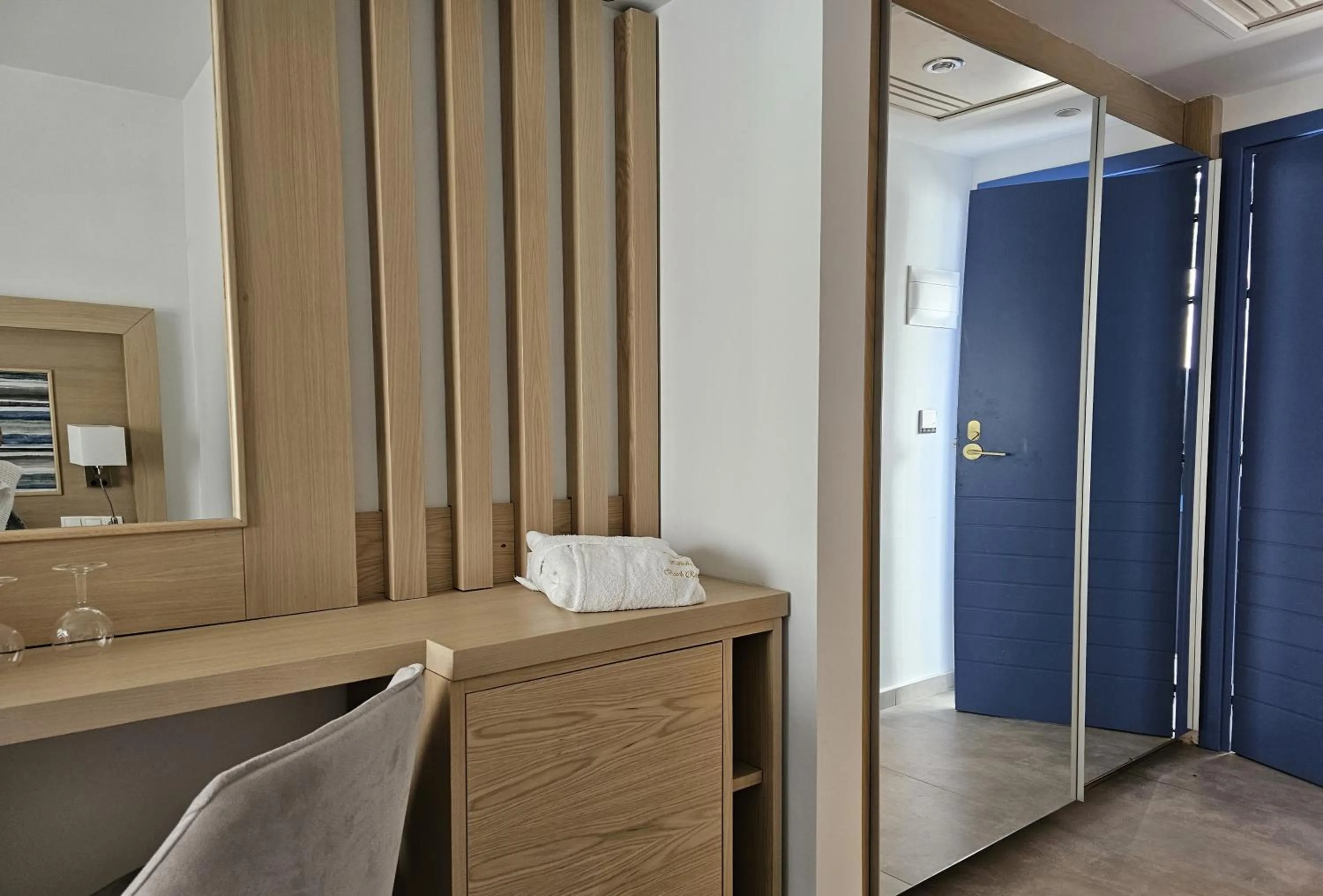 hair dresser in O Paradise beach Resort and Spa