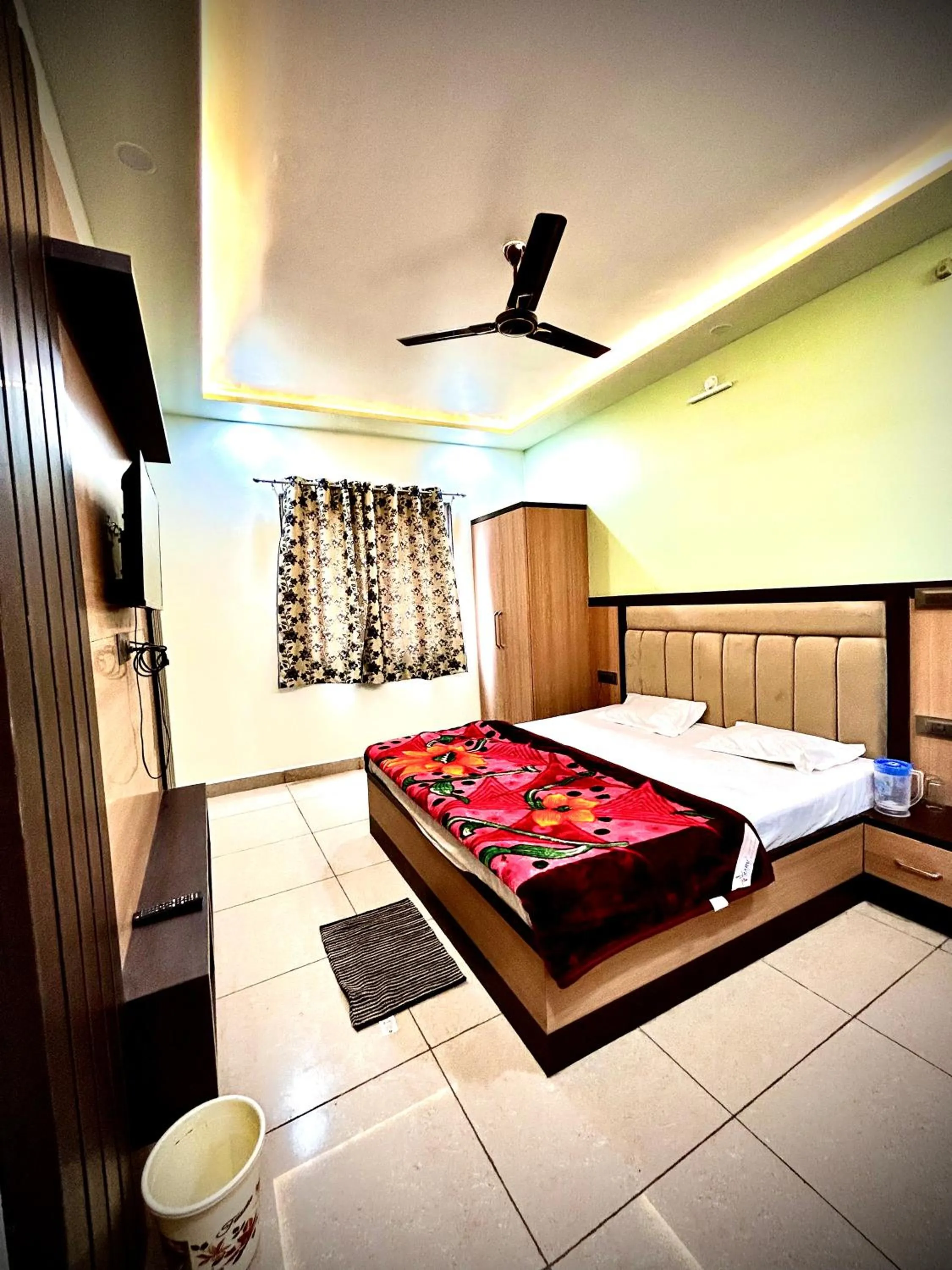 TV and multimedia, Bed in Saraswati Dhaam