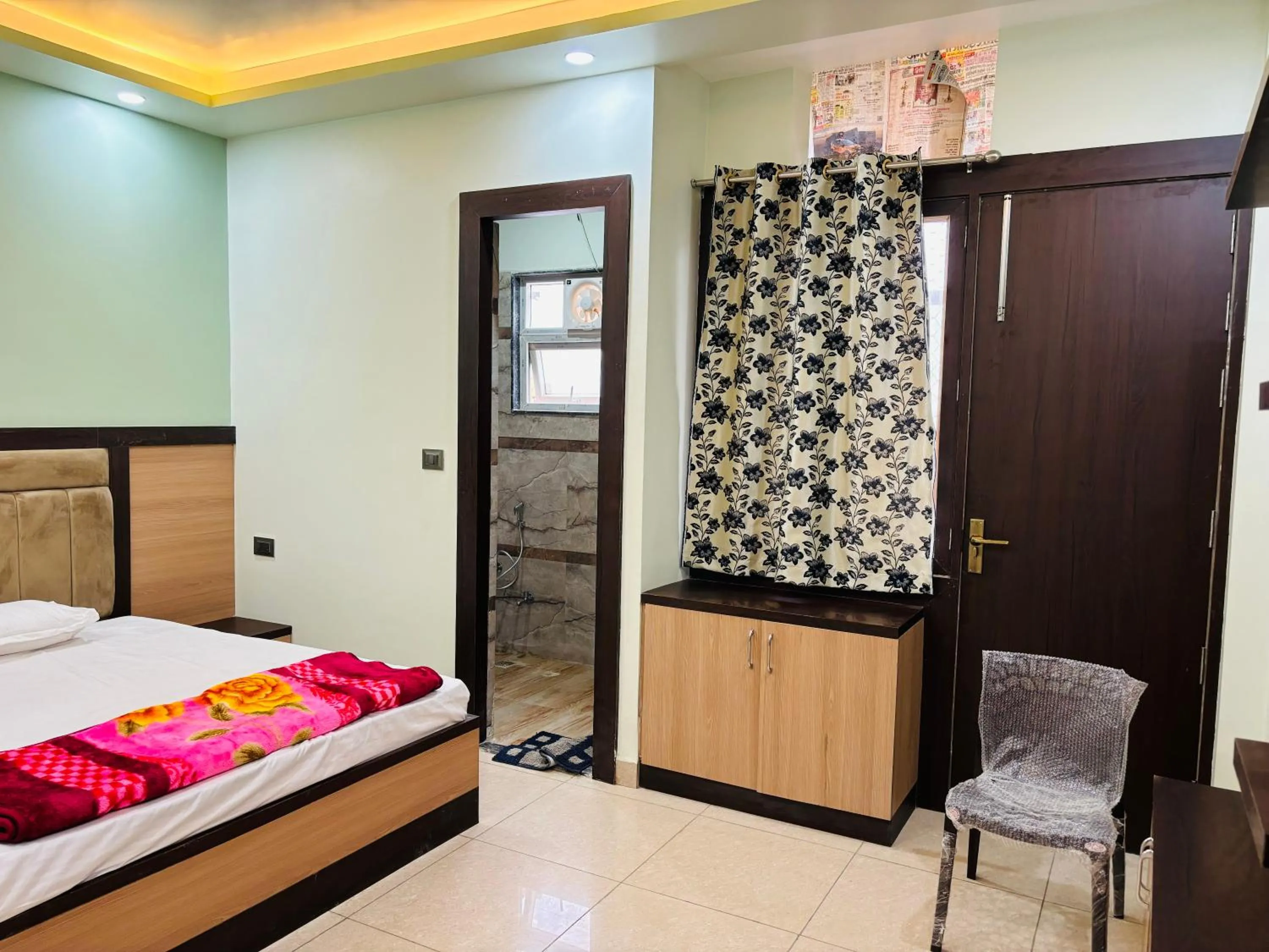 Photo of the whole room, Bed in Saraswati Dhaam