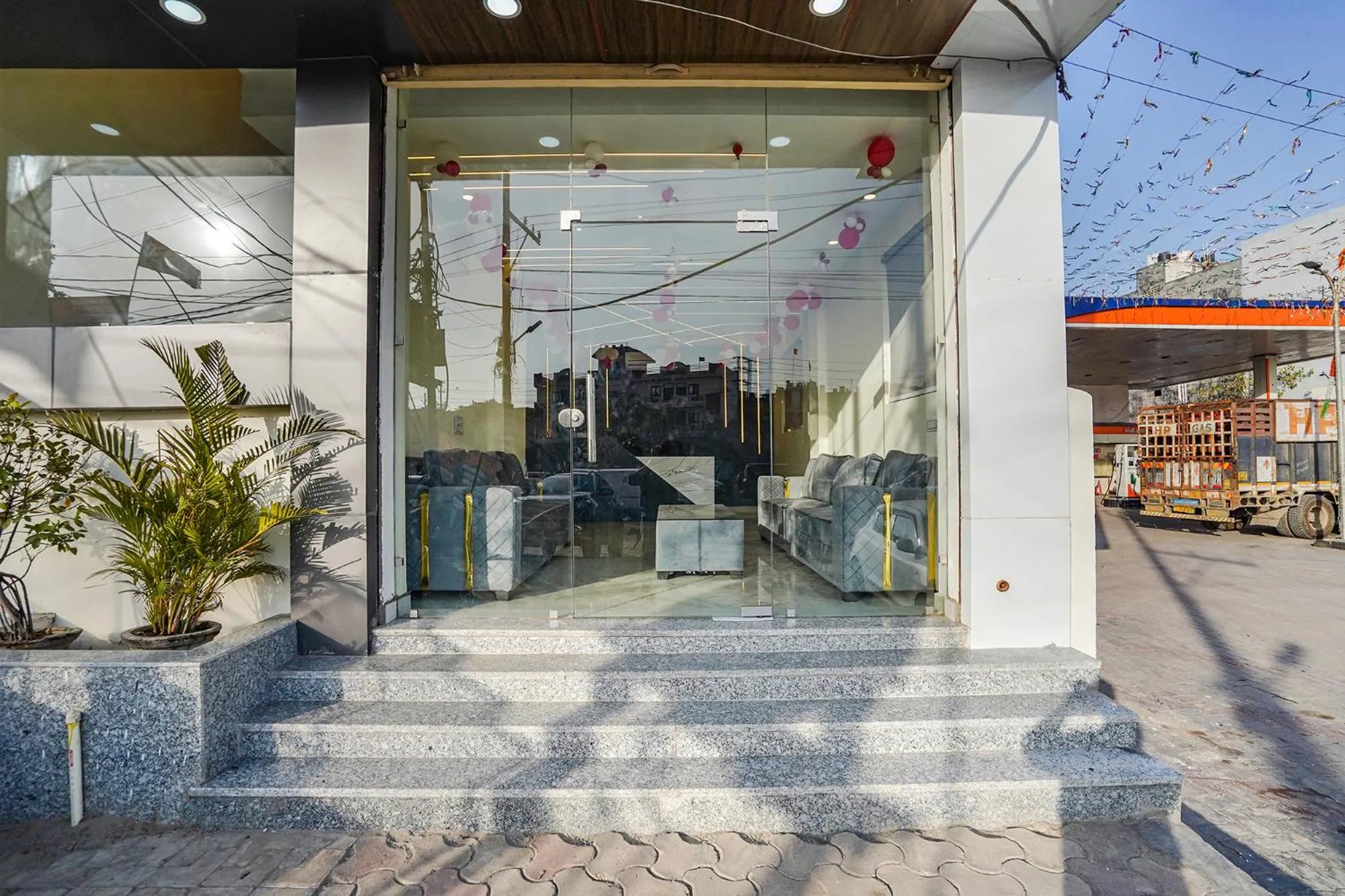 Property building in Via Red Diamond