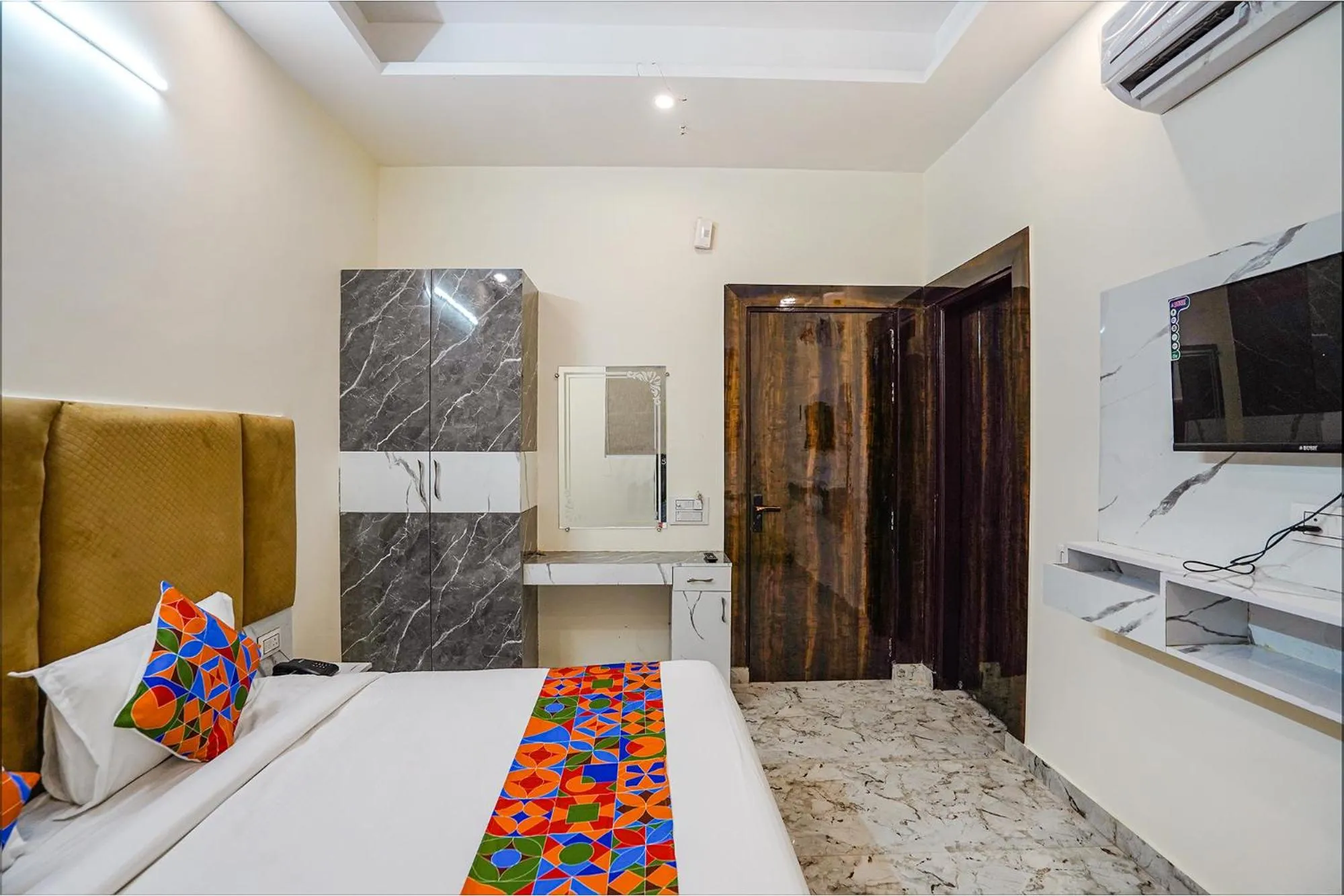 Bed in Via Red Diamond