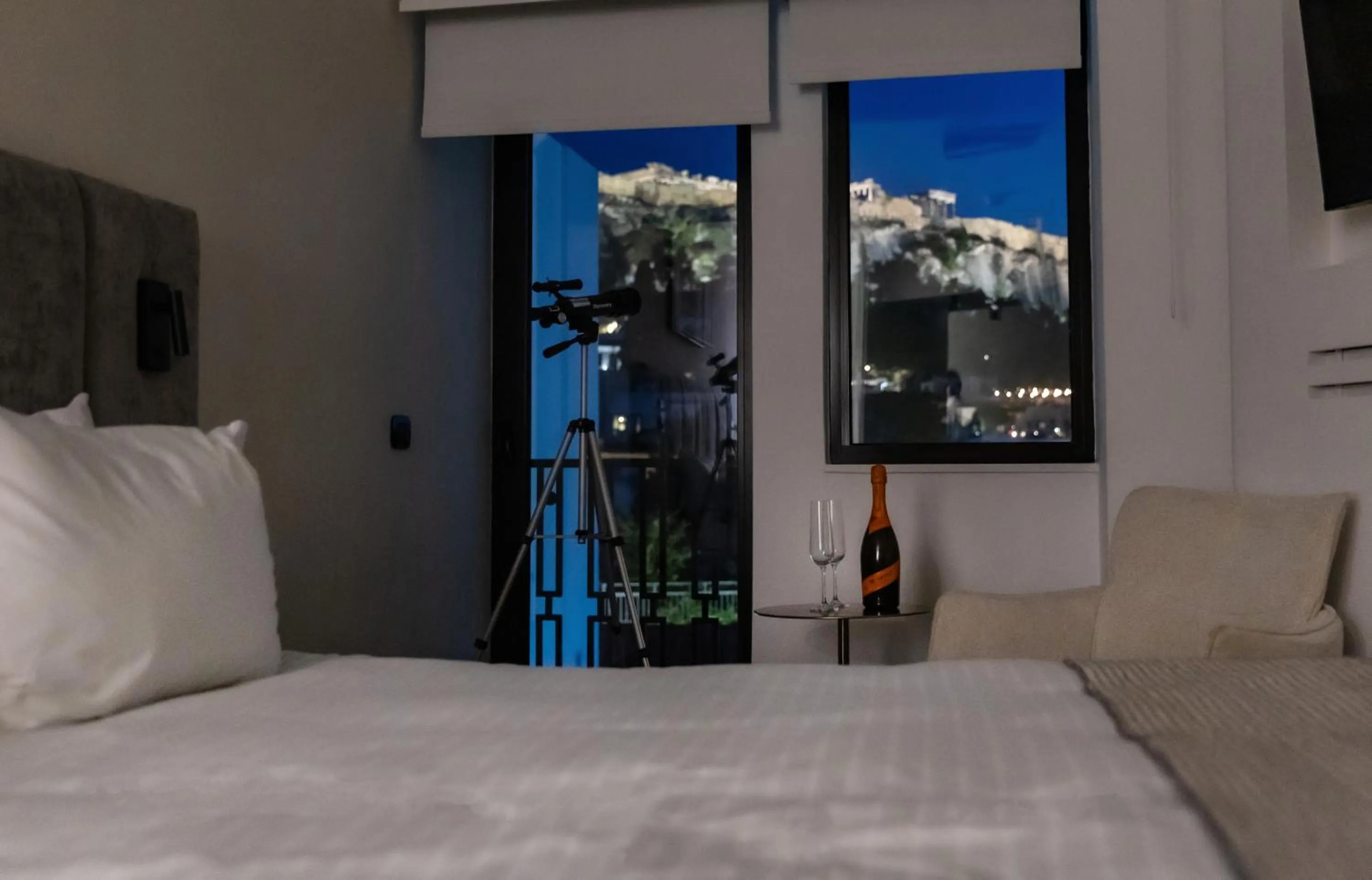 View (from property/room), Bed in Esse Athens