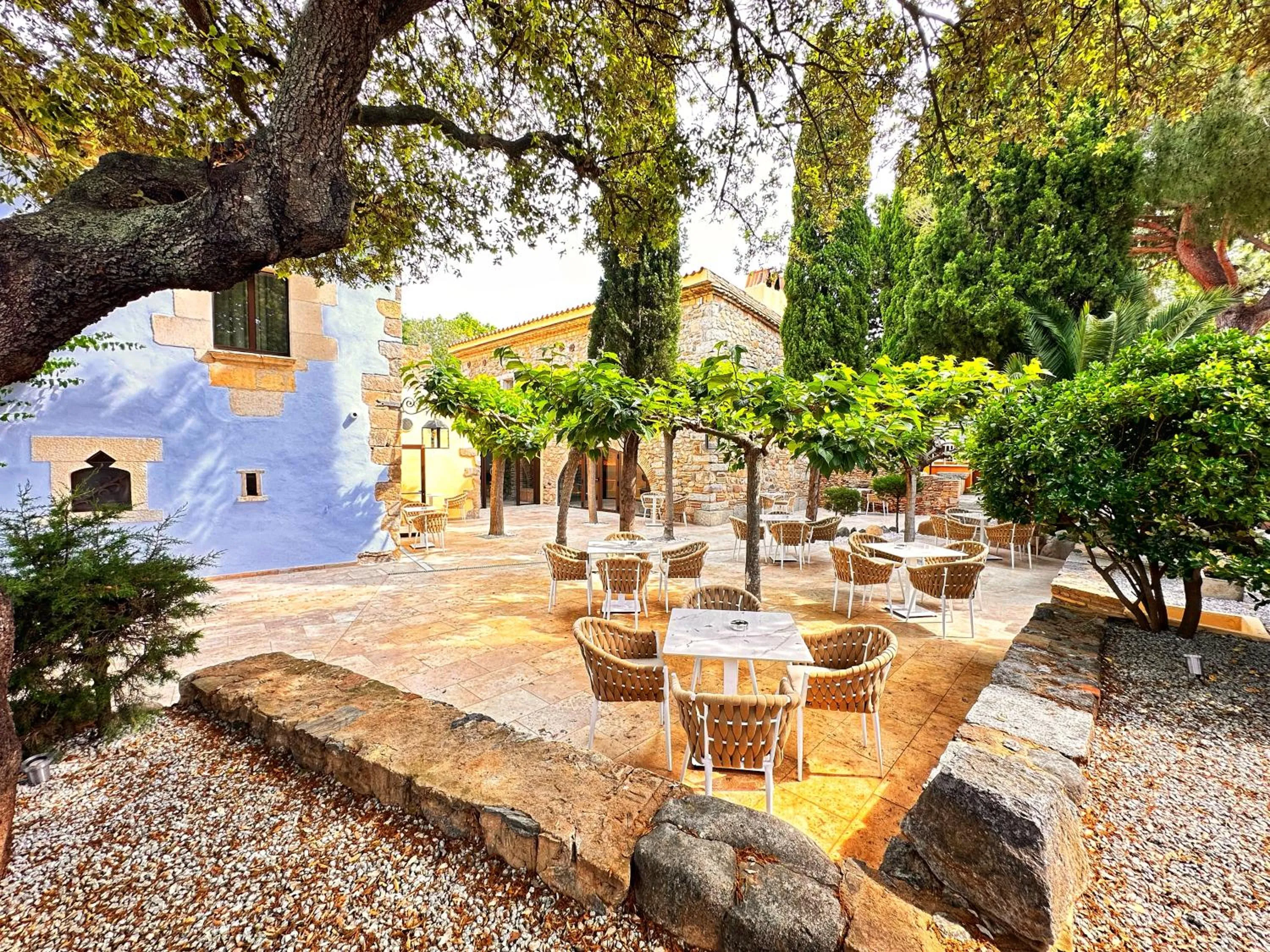 Facade/entrance in AlliOli Boutique Hotel Spa