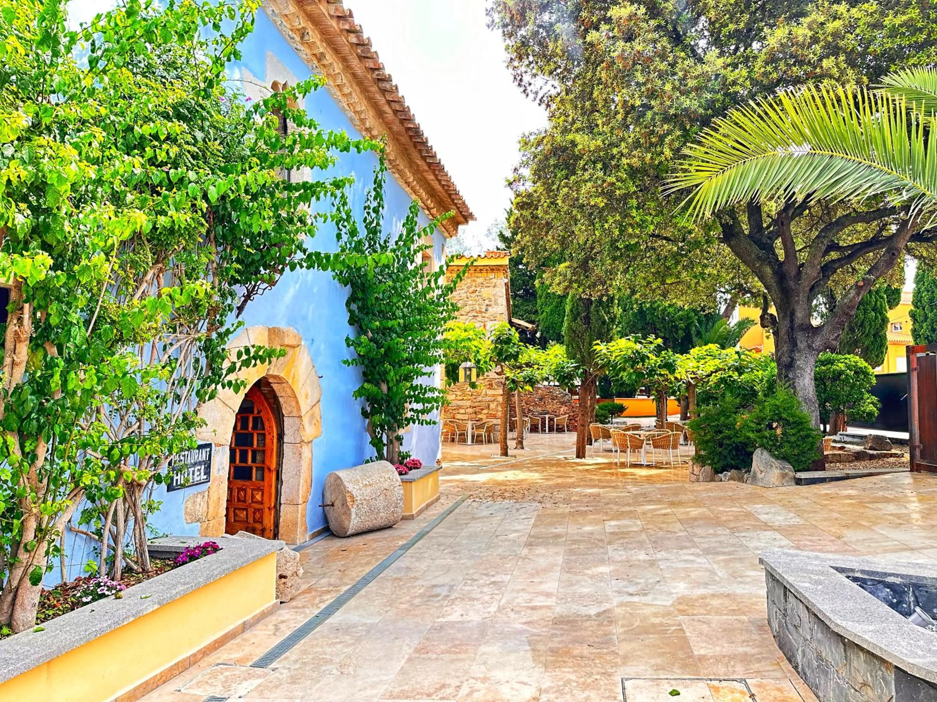 Facade/entrance in AlliOli Boutique Hotel Spa