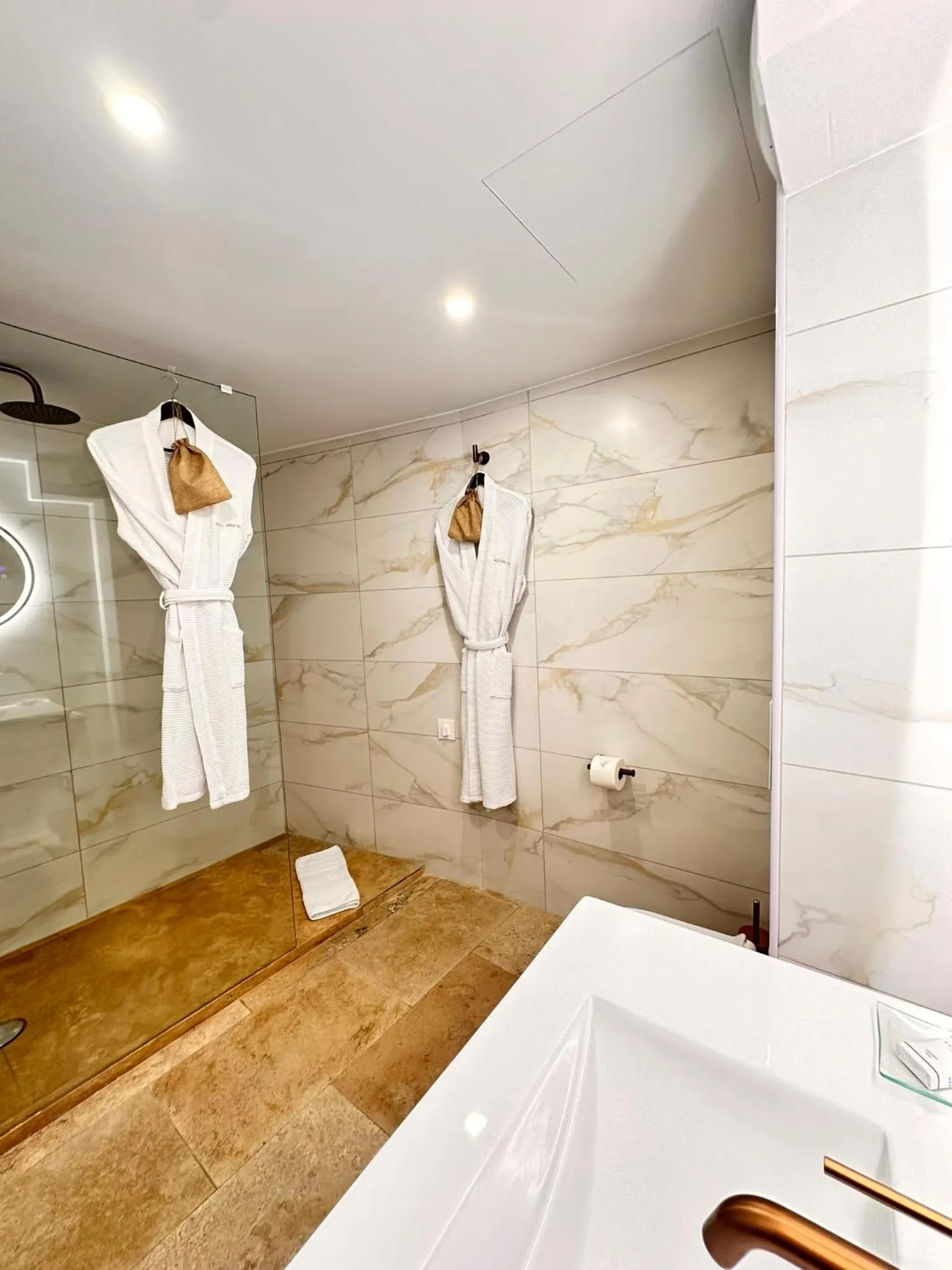 Bathroom in AlliOli Boutique Hotel Spa