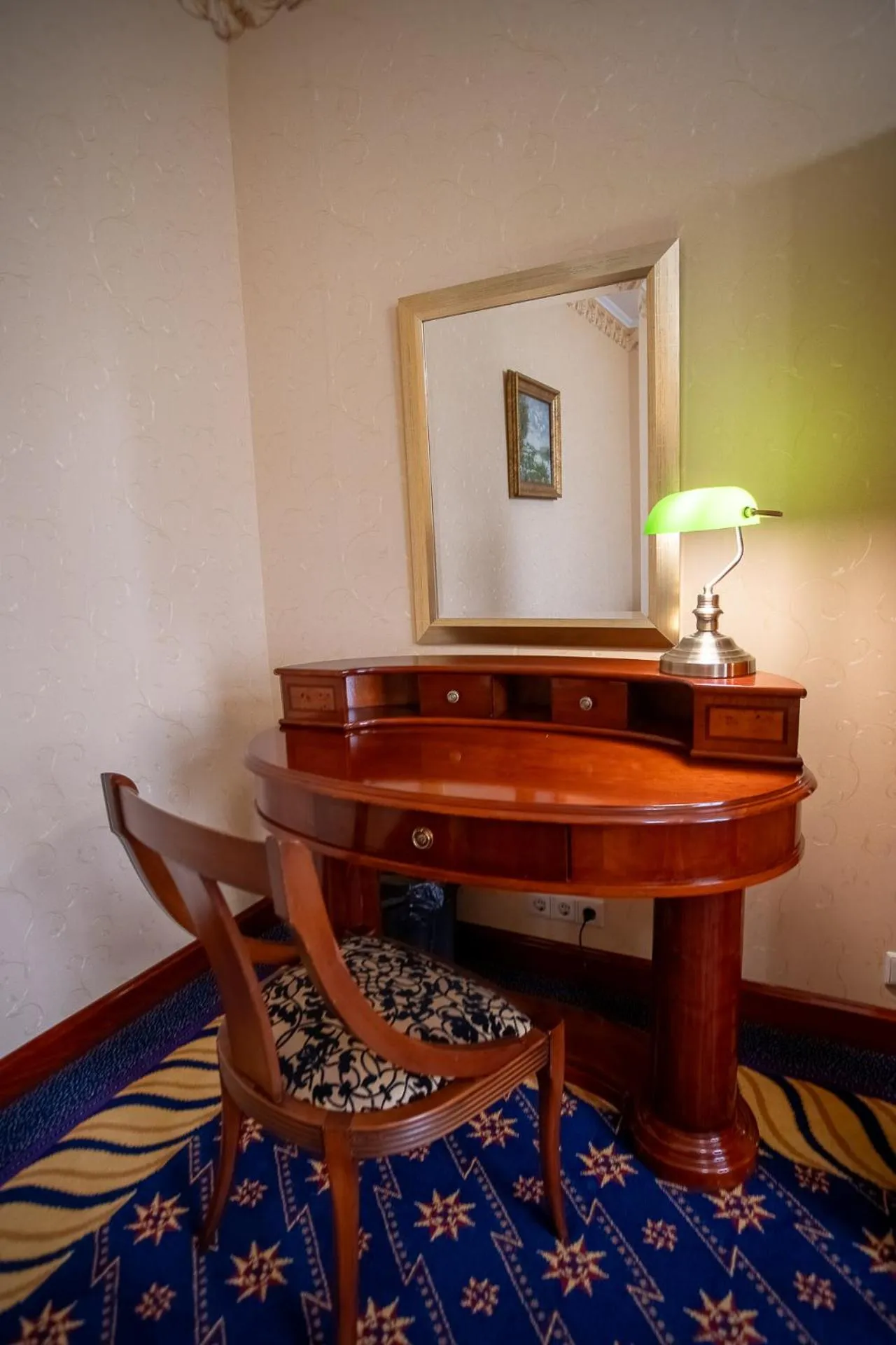 hair dresser in Hotel Golden Palace