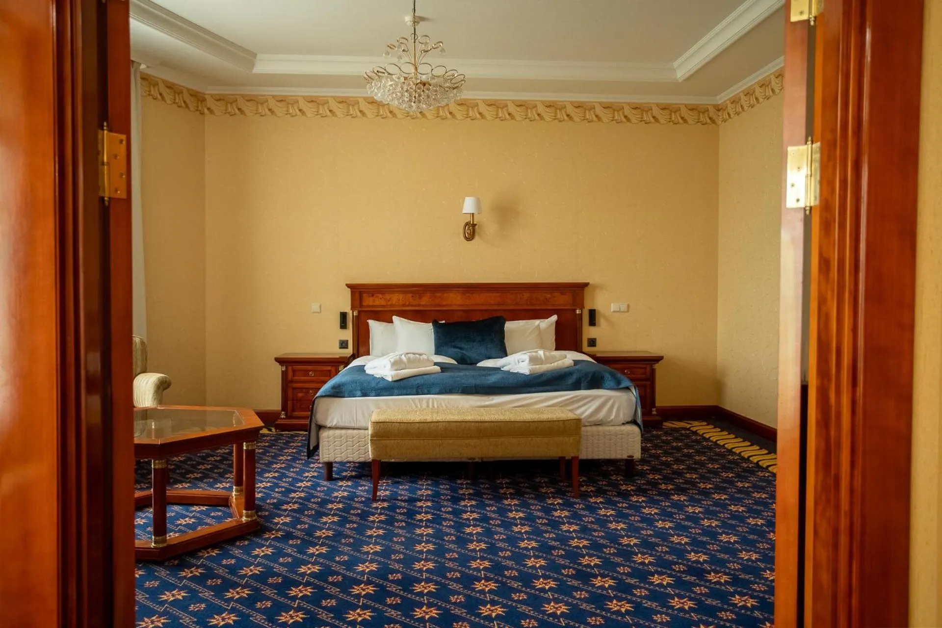 Bed in Hotel Golden Palace