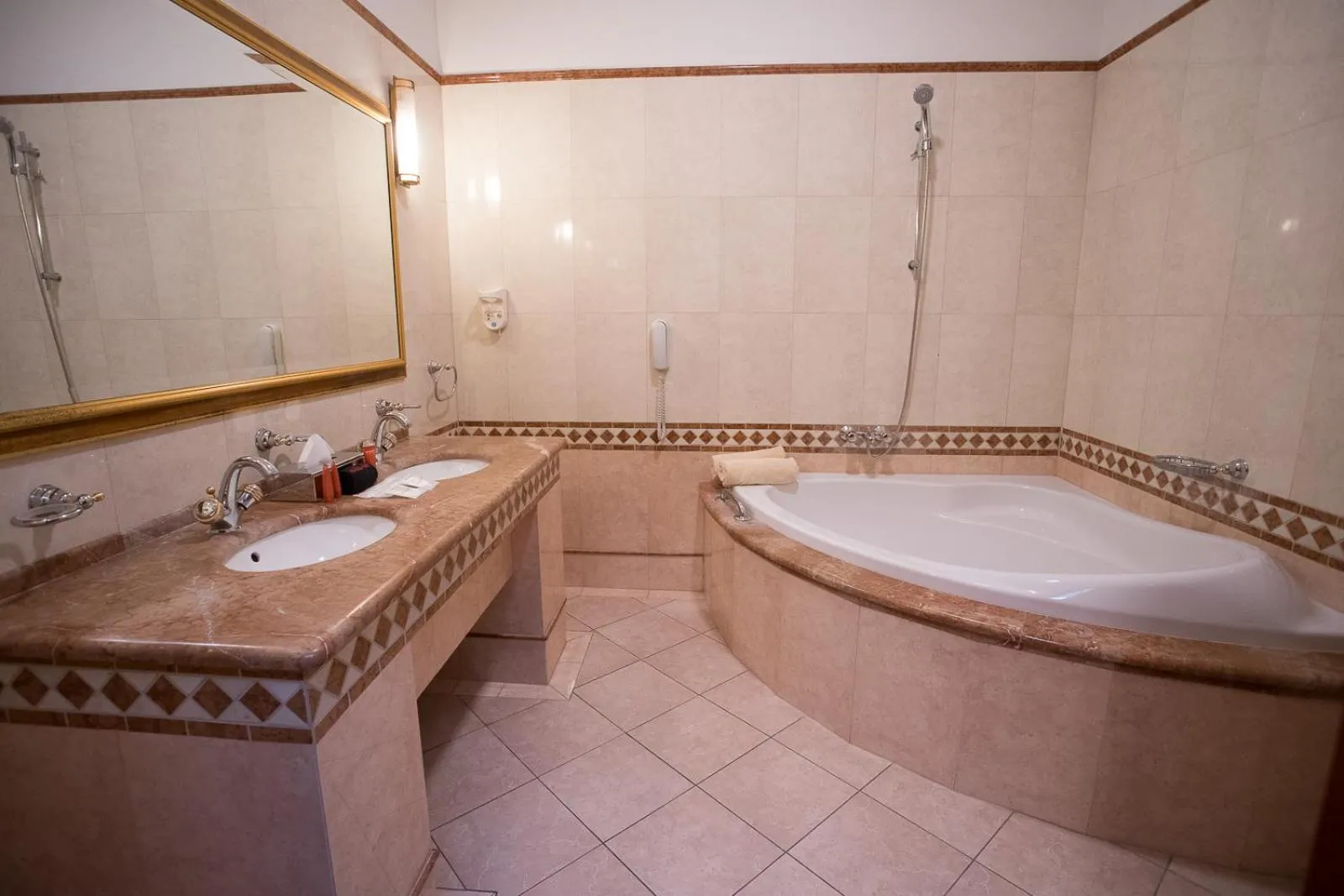 Bathroom in Hotel Golden Palace