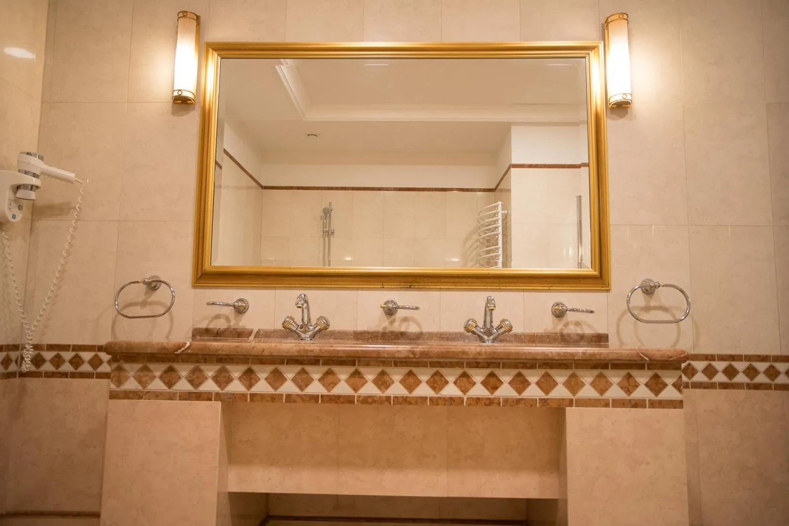 Bathroom in Hotel Golden Palace