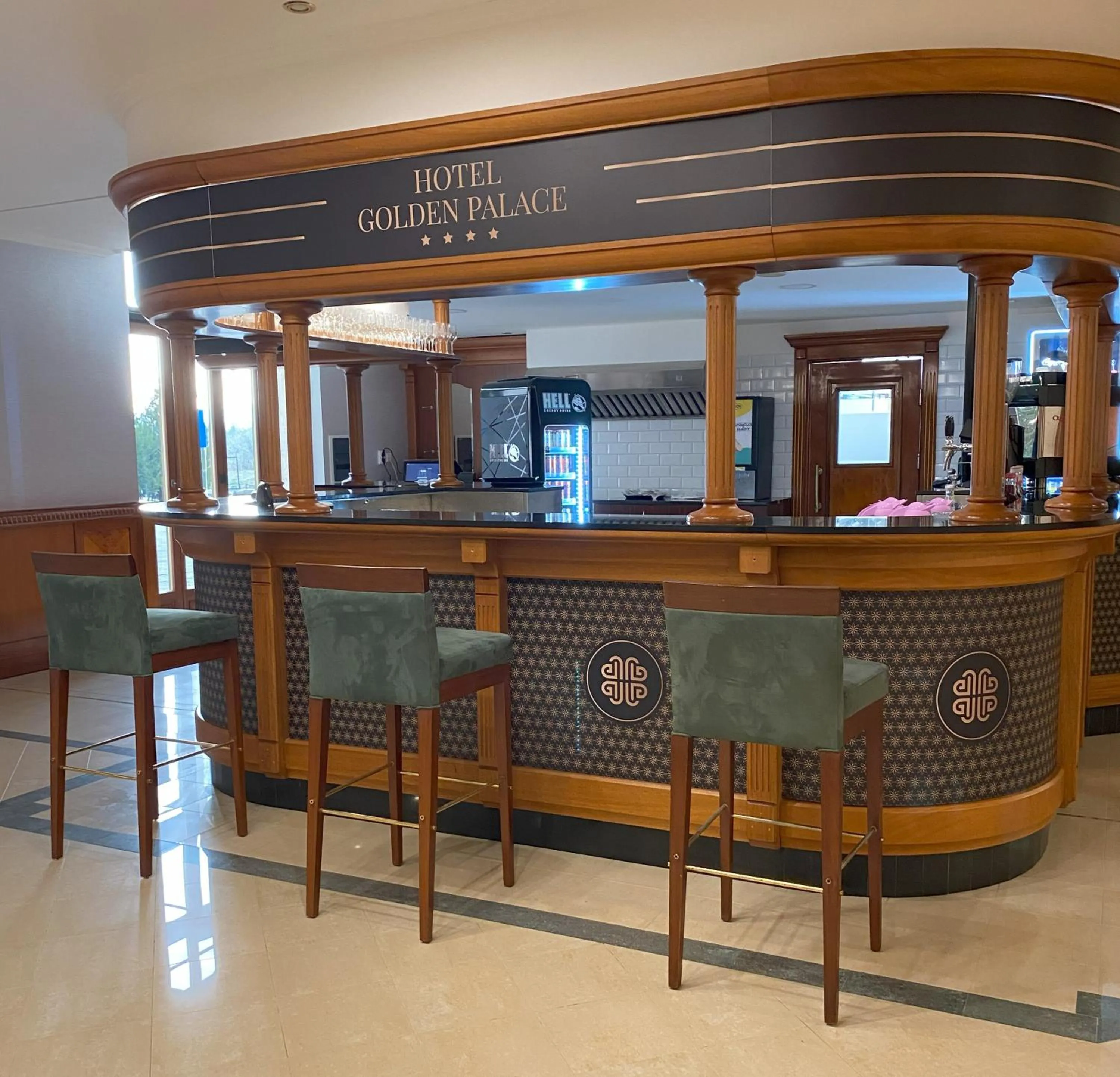 Lounge or bar in Hotel Golden Palace