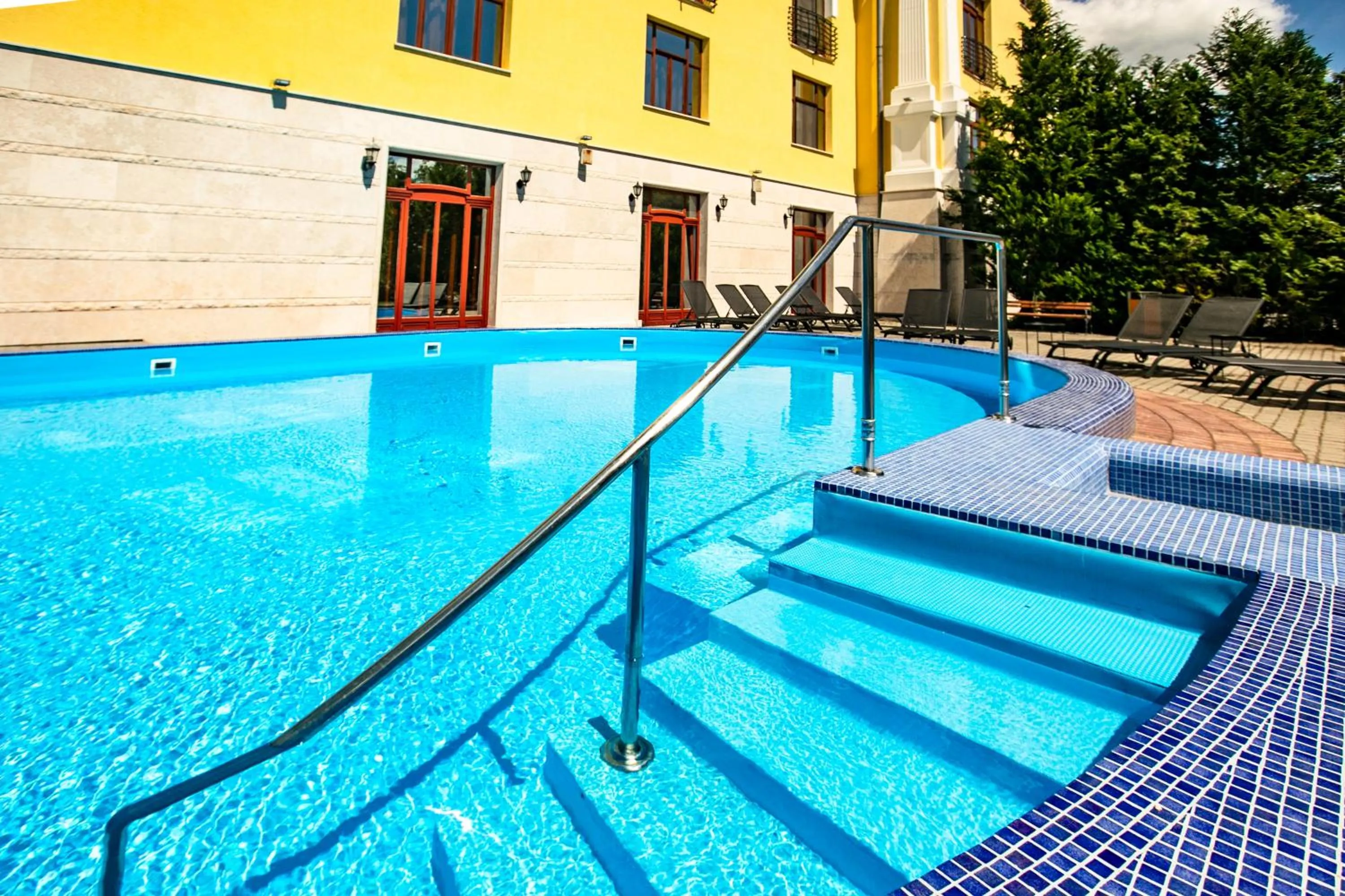 Pool view in Hotel Golden Palace