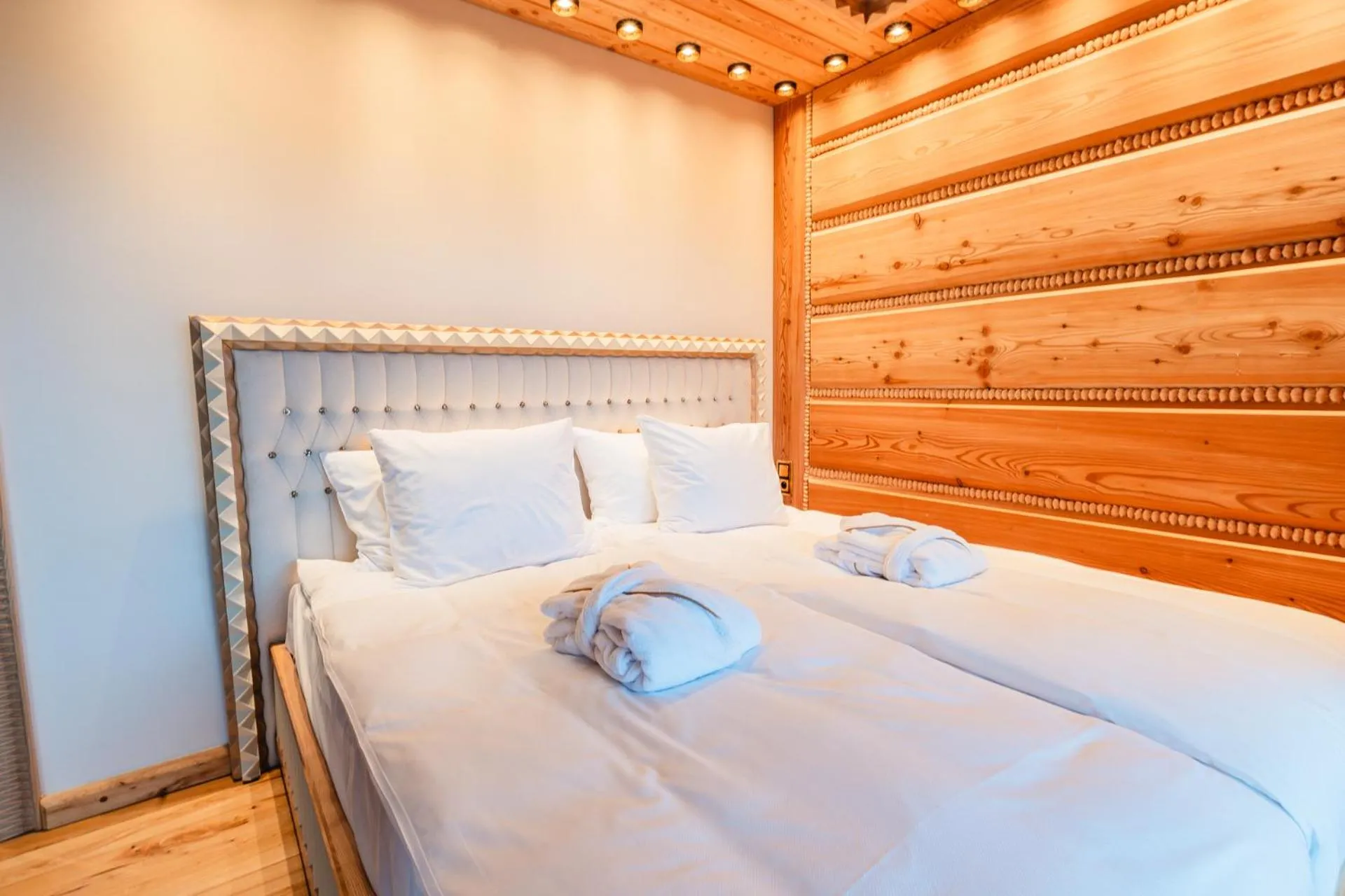 Bed in Mountain Diamond Resort