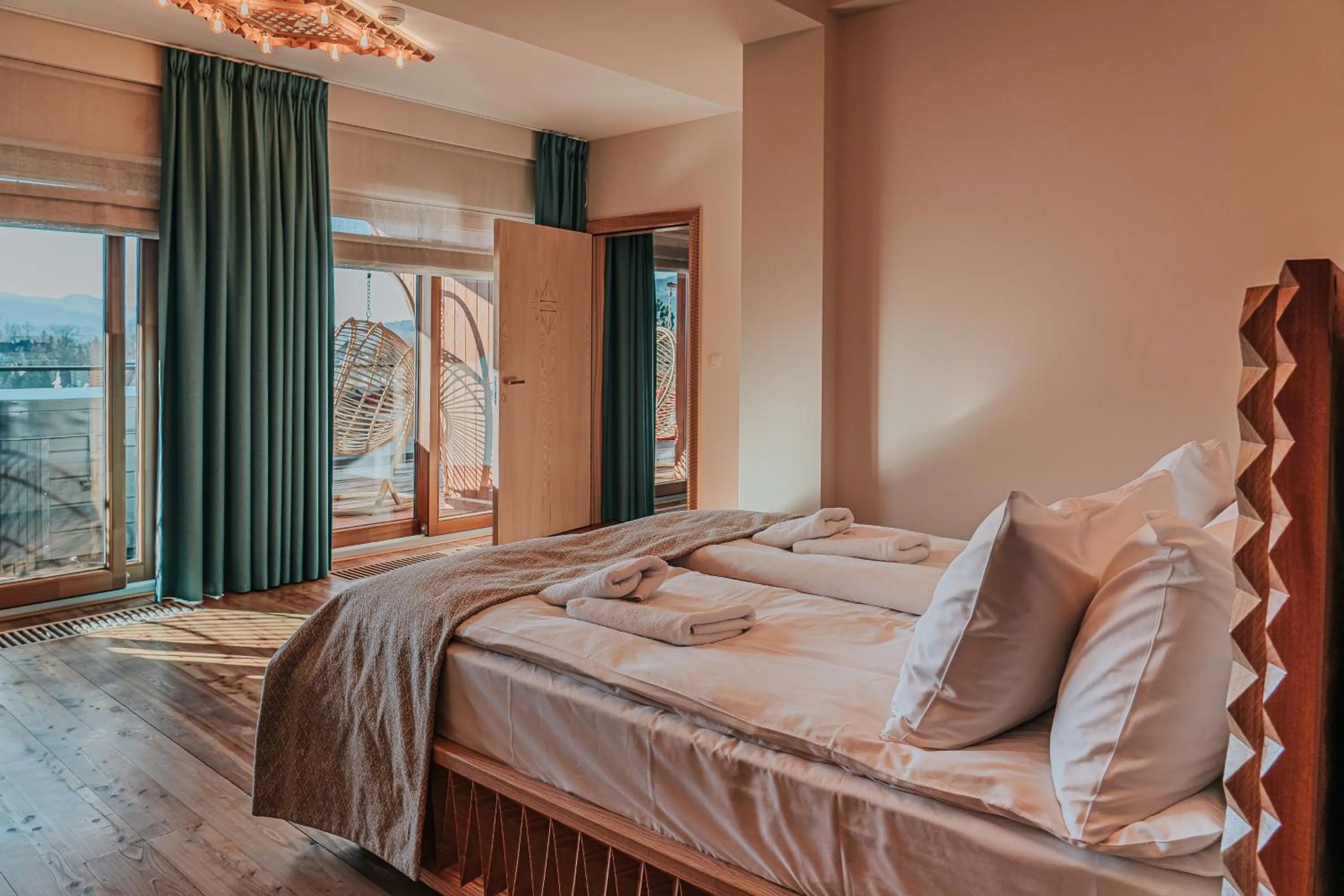 Bed in Mountain Diamond Resort
