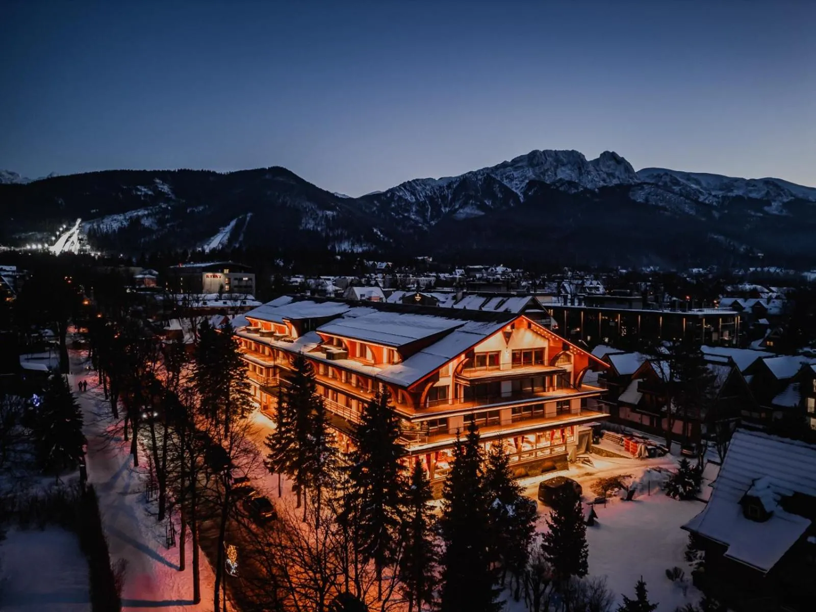 Property building in Mountain Diamond Resort
