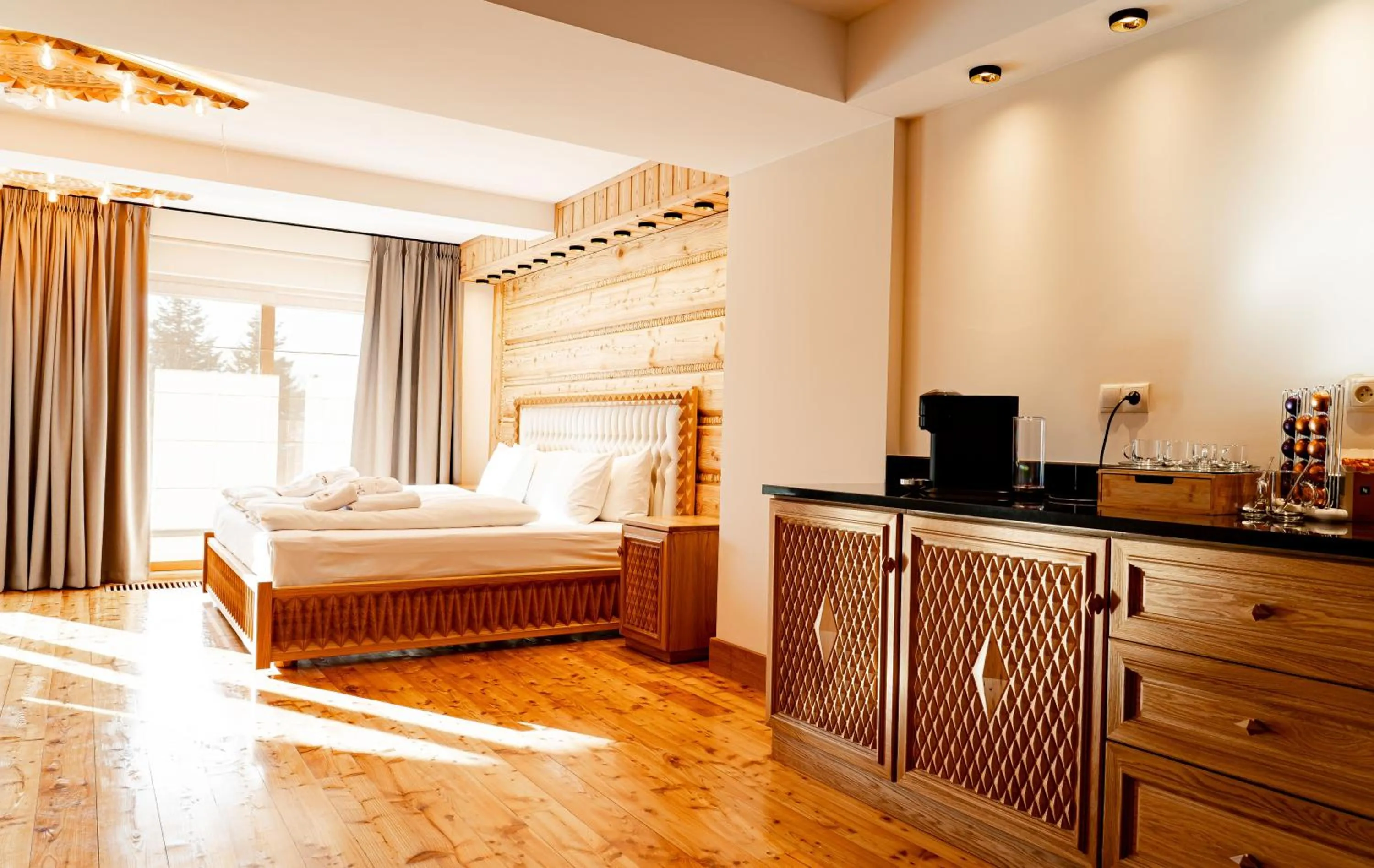 Bed in Mountain Diamond Resort