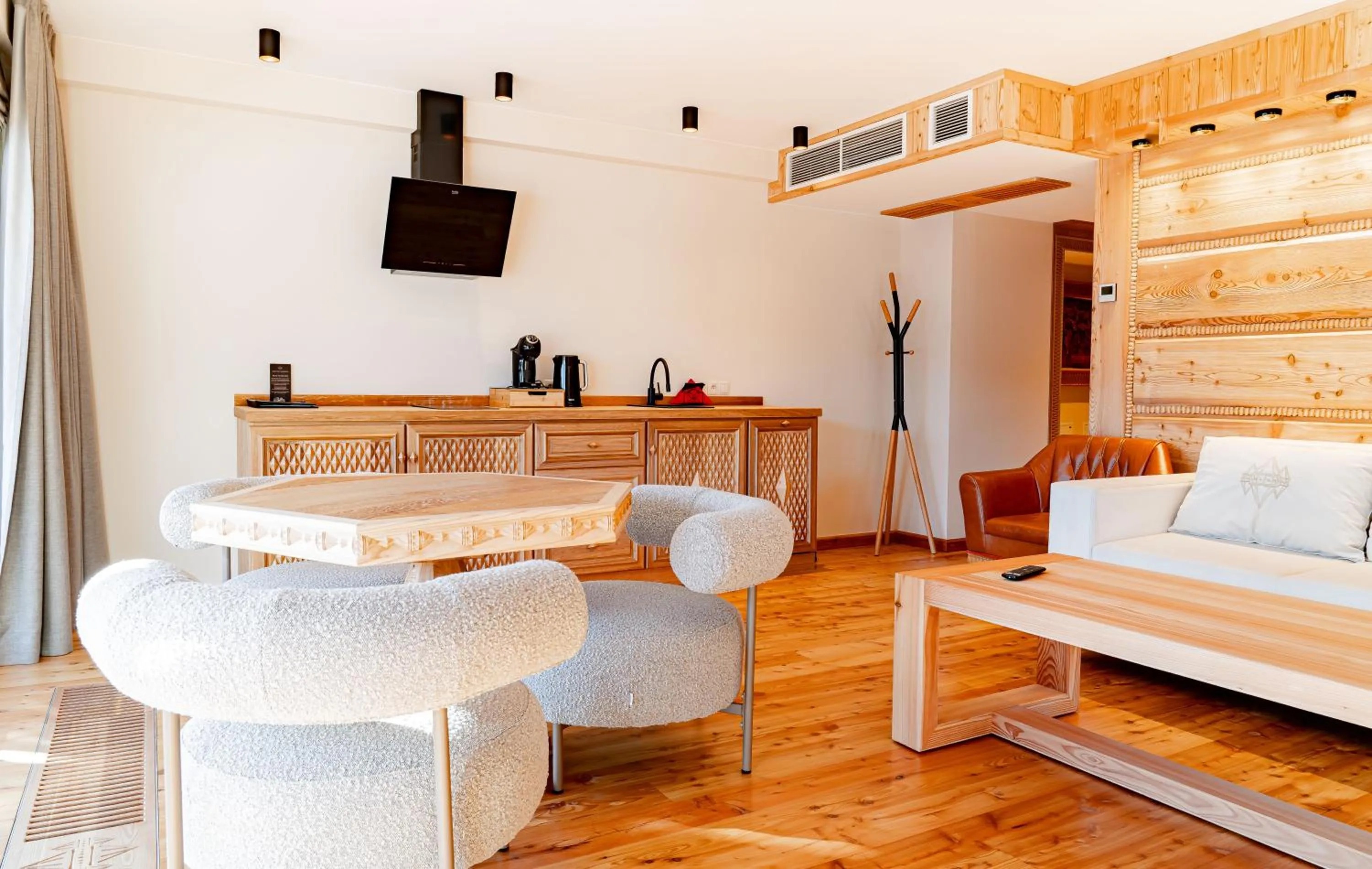 Mountain Diamond Resort