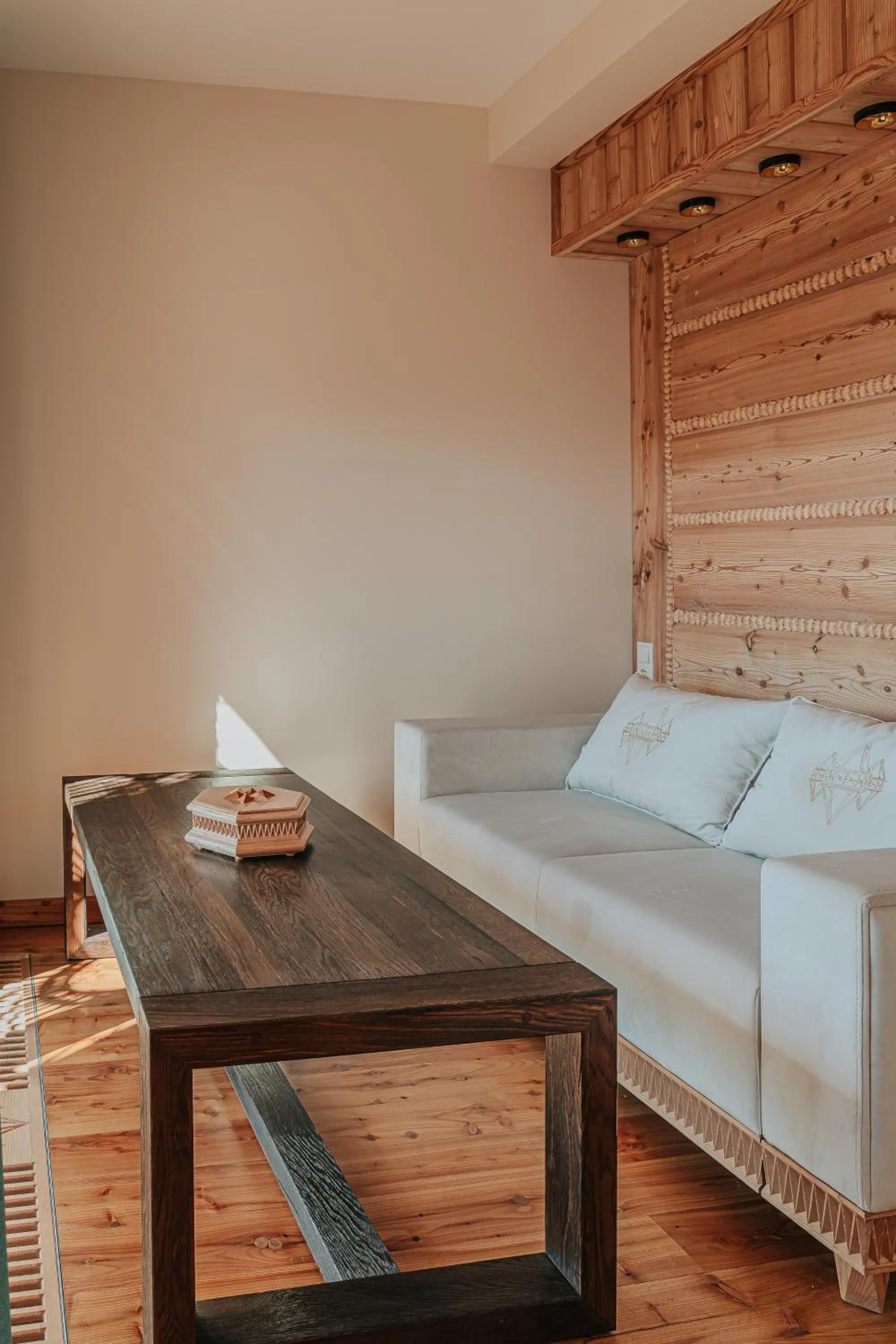 Bed in Mountain Diamond Resort