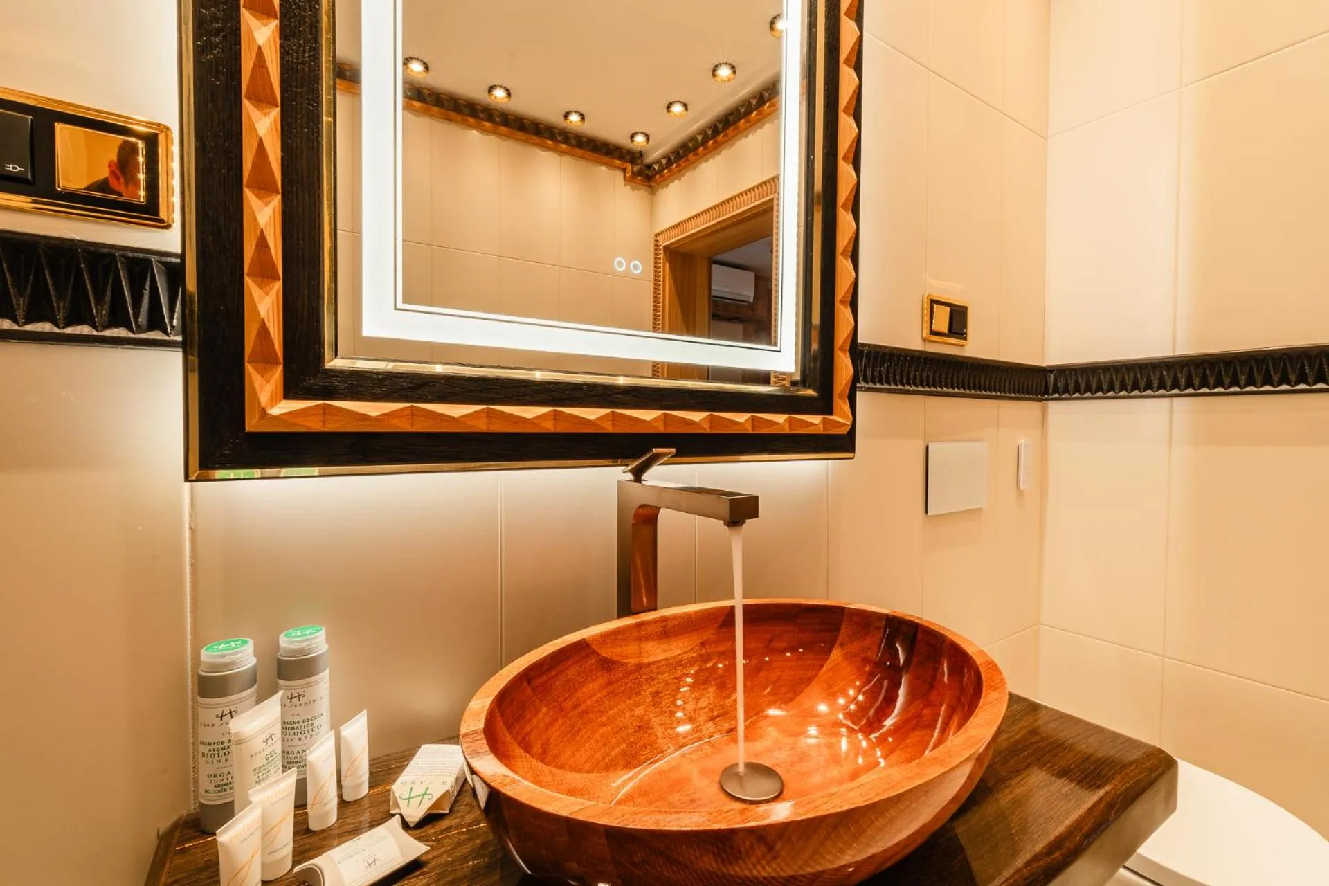 Bathroom in Mountain Diamond Resort
