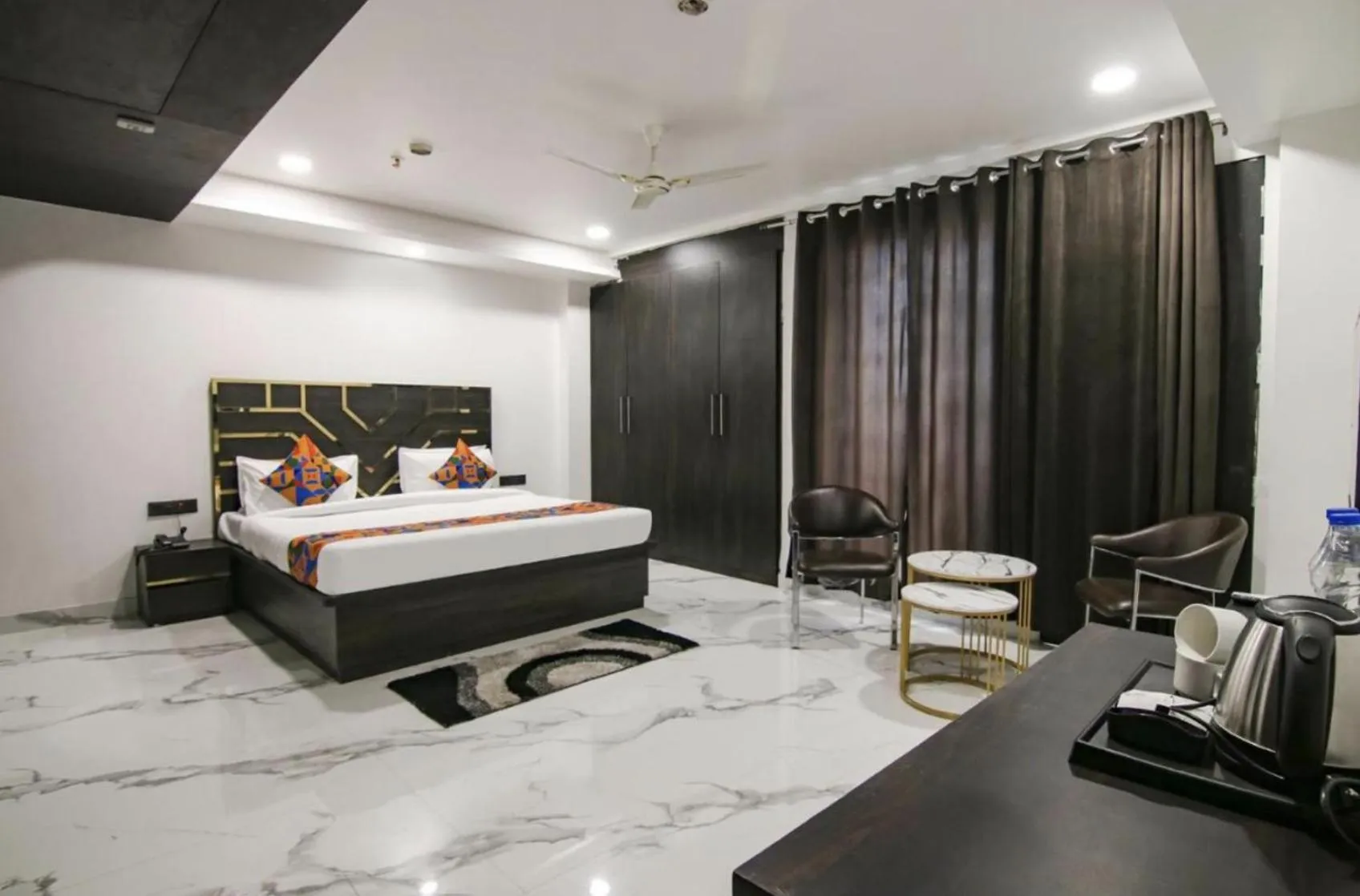 Bed in Hotel GreySky Karkardooma AnandVihar New Delhi