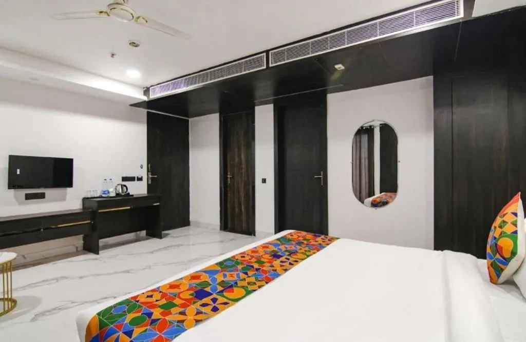 Bed in Hotel GreySky Karkardooma AnandVihar New Delhi