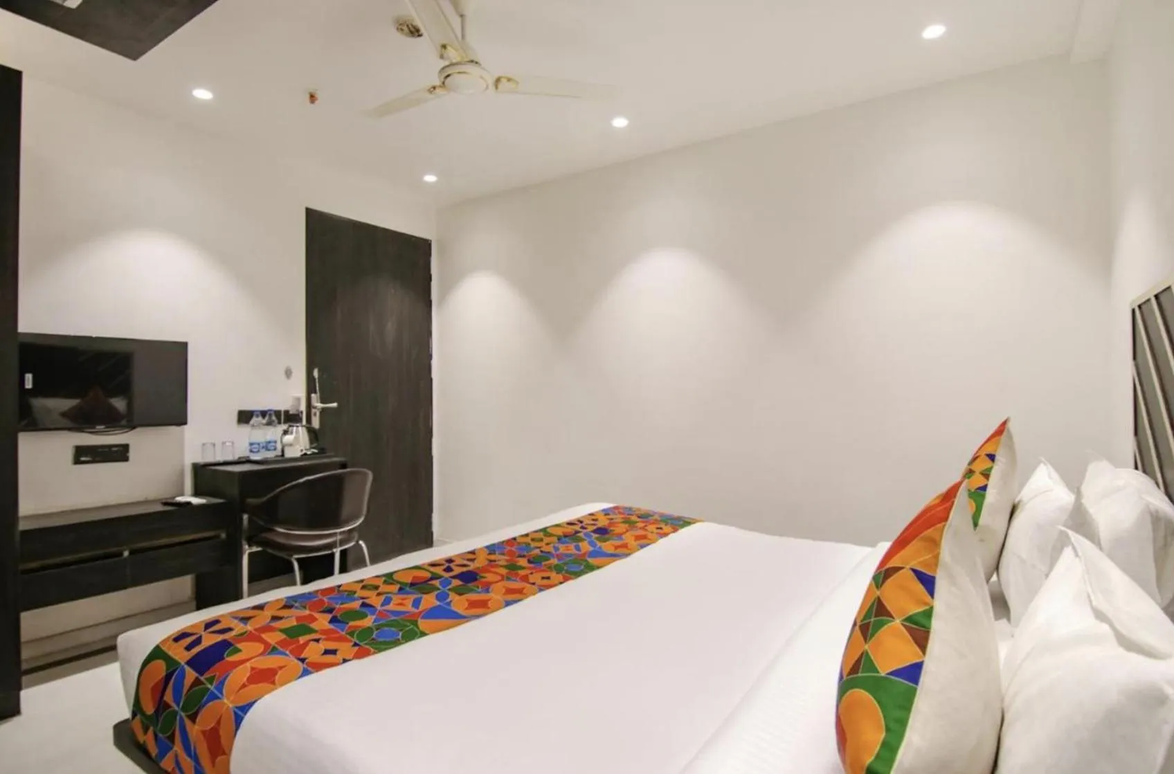 Bed in Hotel GreySky Karkardooma AnandVihar New Delhi