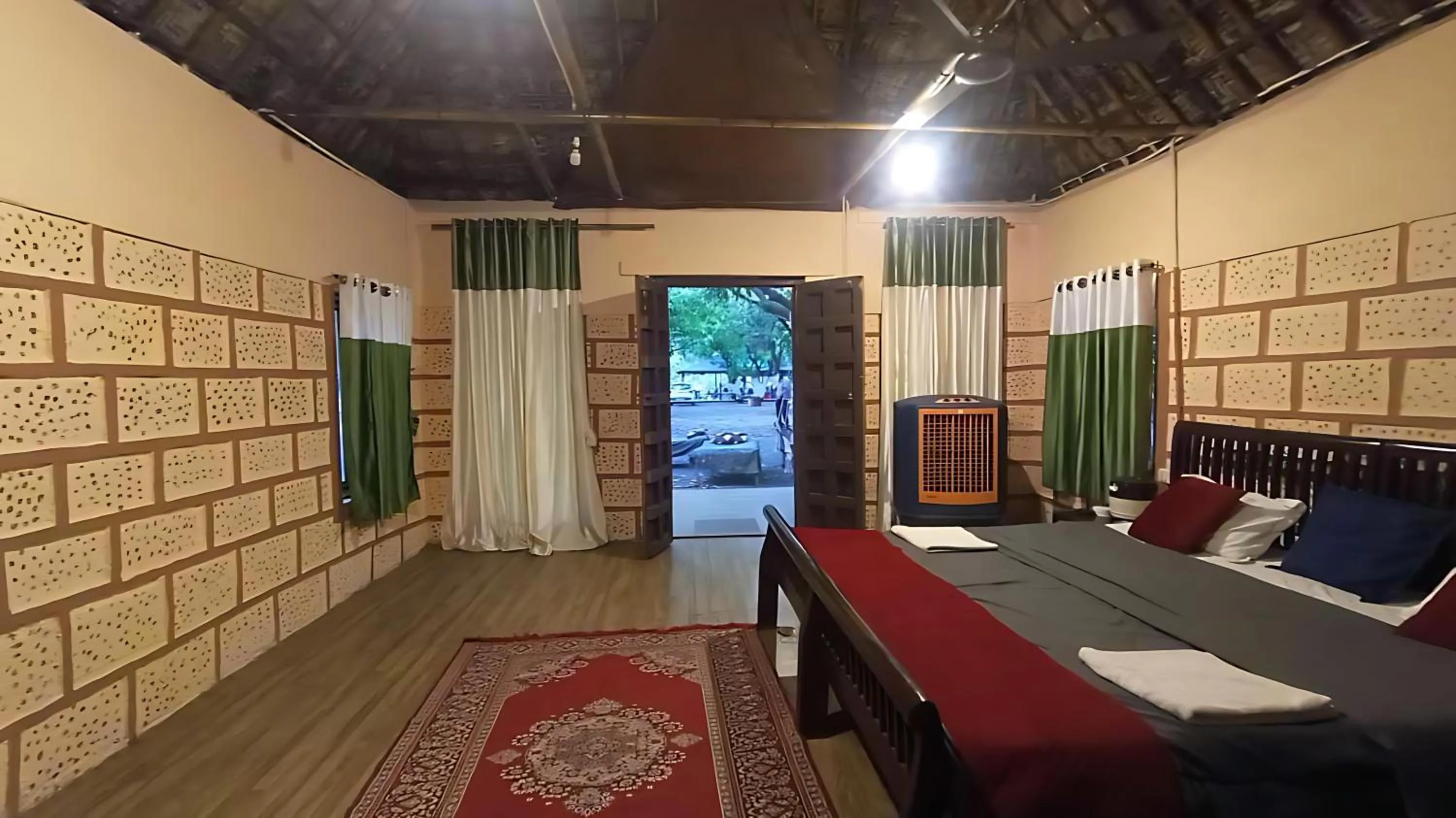 Photo of the whole room, Bed in Brook Ville