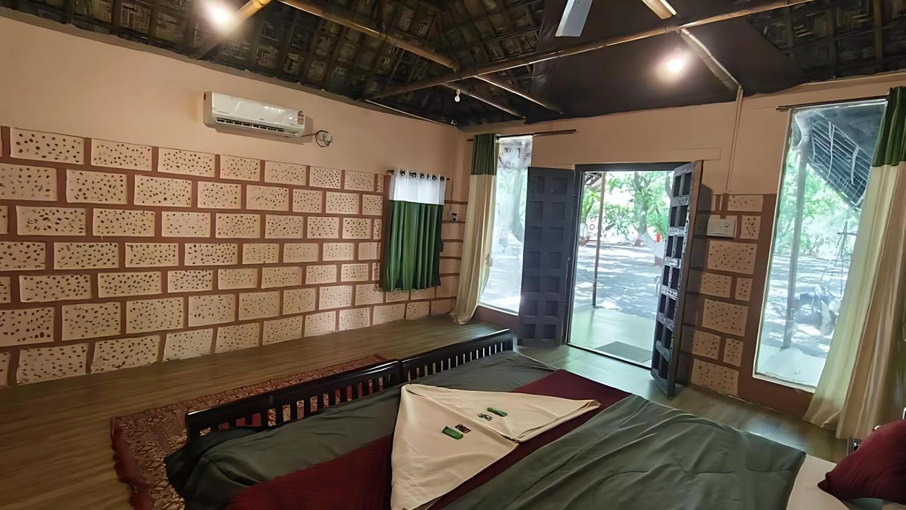 View (from property/room), Bed in Brook Ville