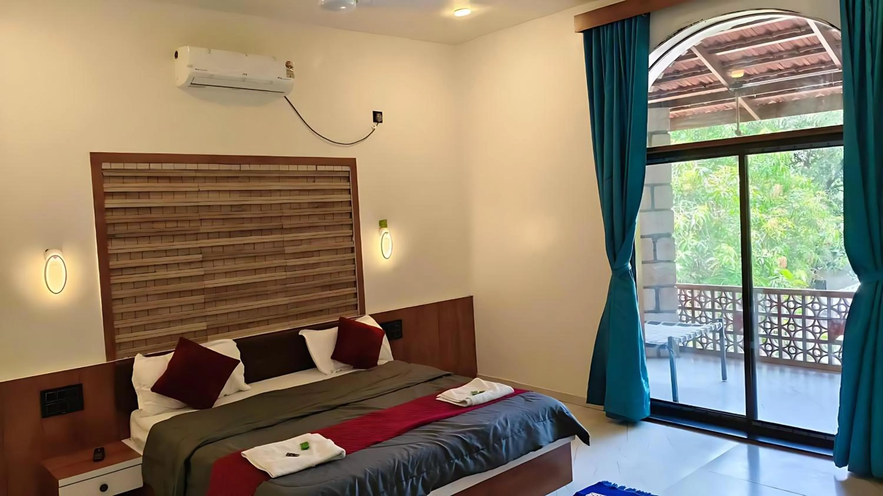 View (from property/room), Bed in Brook Ville