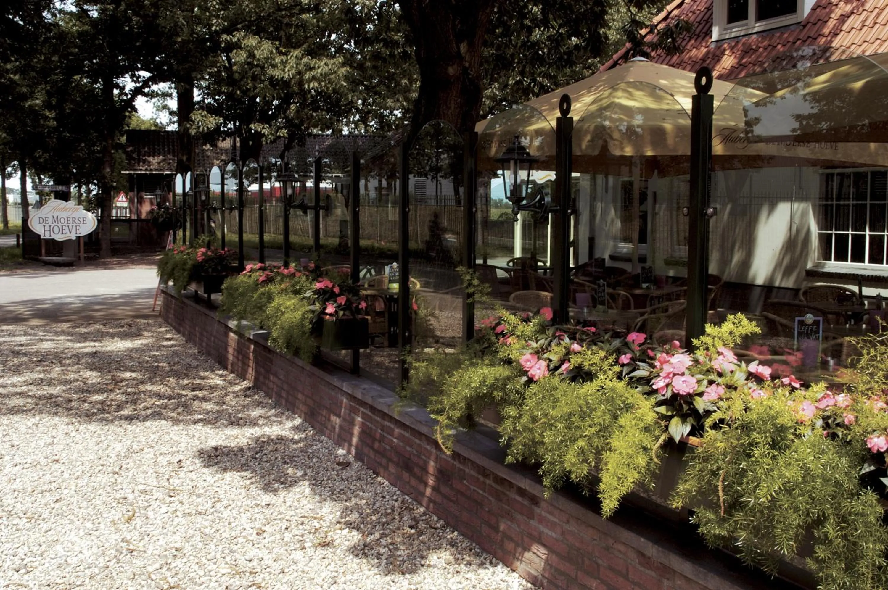 Facade/entrance in Auberge De Moerse Hoeve