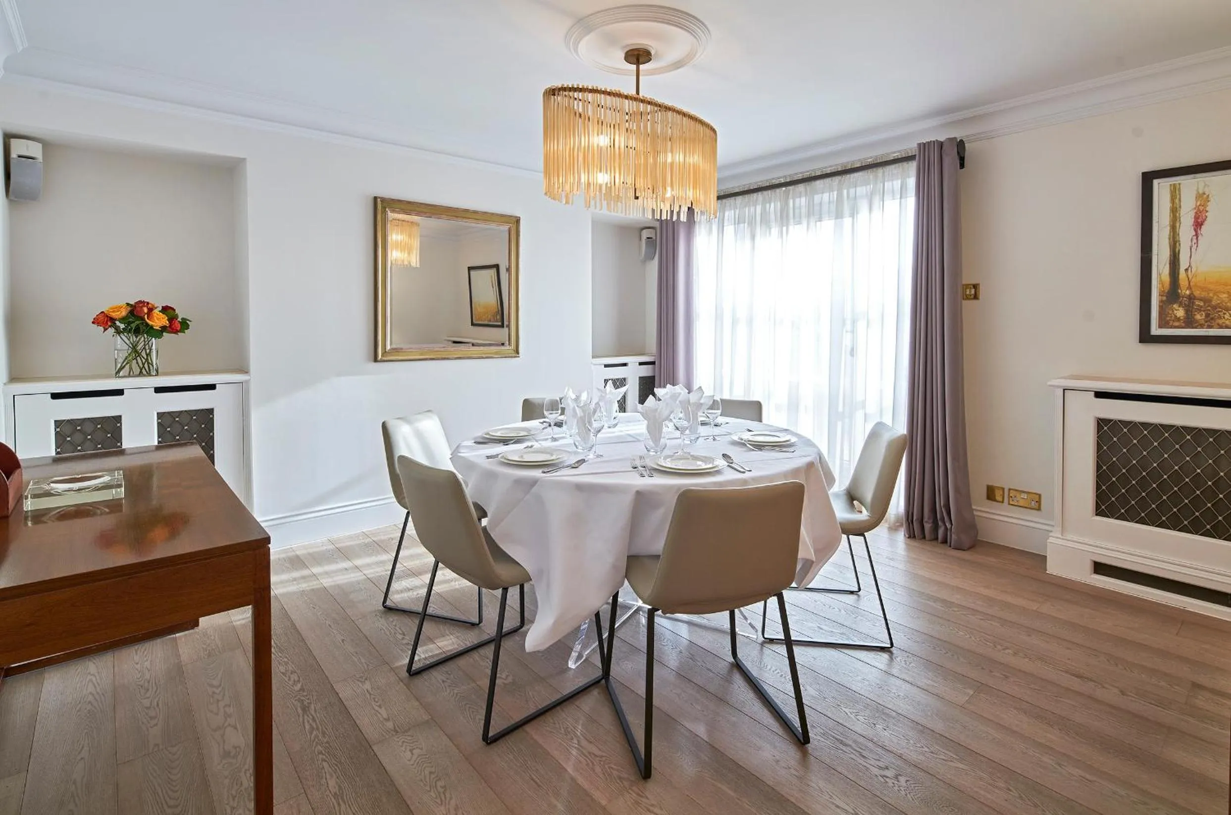 Dining area in Cheval Hyde Park Gate