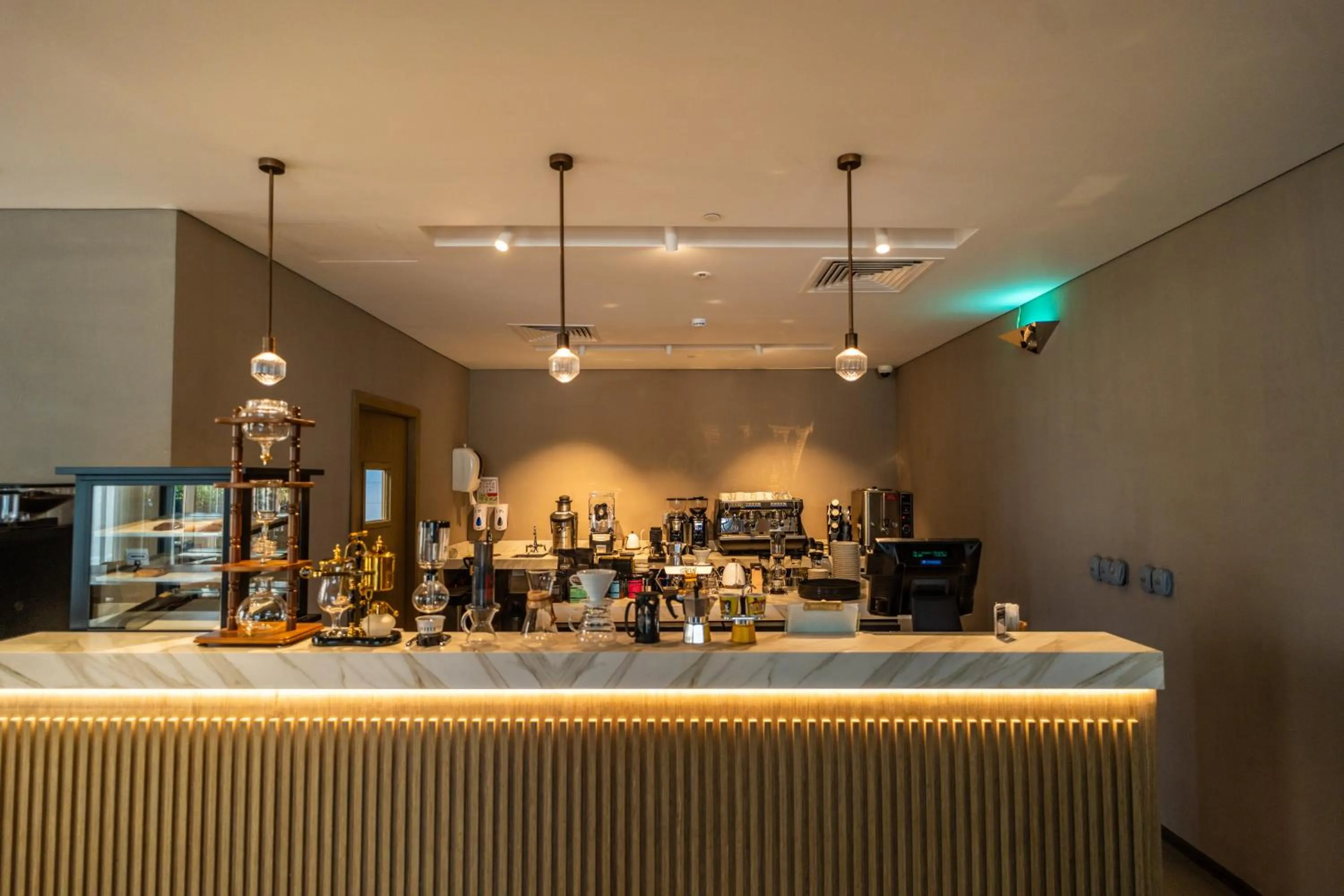 Restaurant/places to eat in Cheval Hyde Park Gate