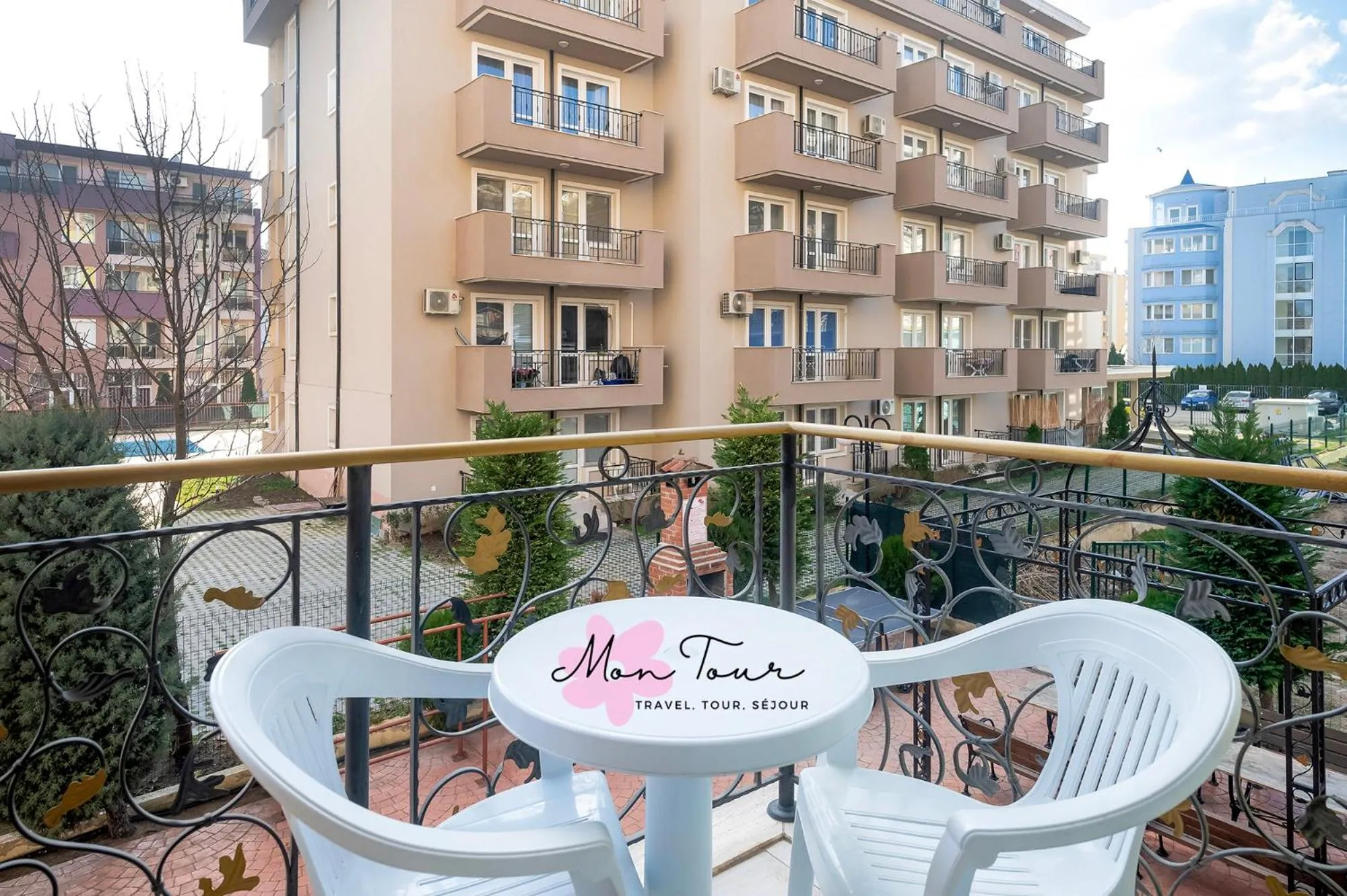 Patio in Mon Tour apartments