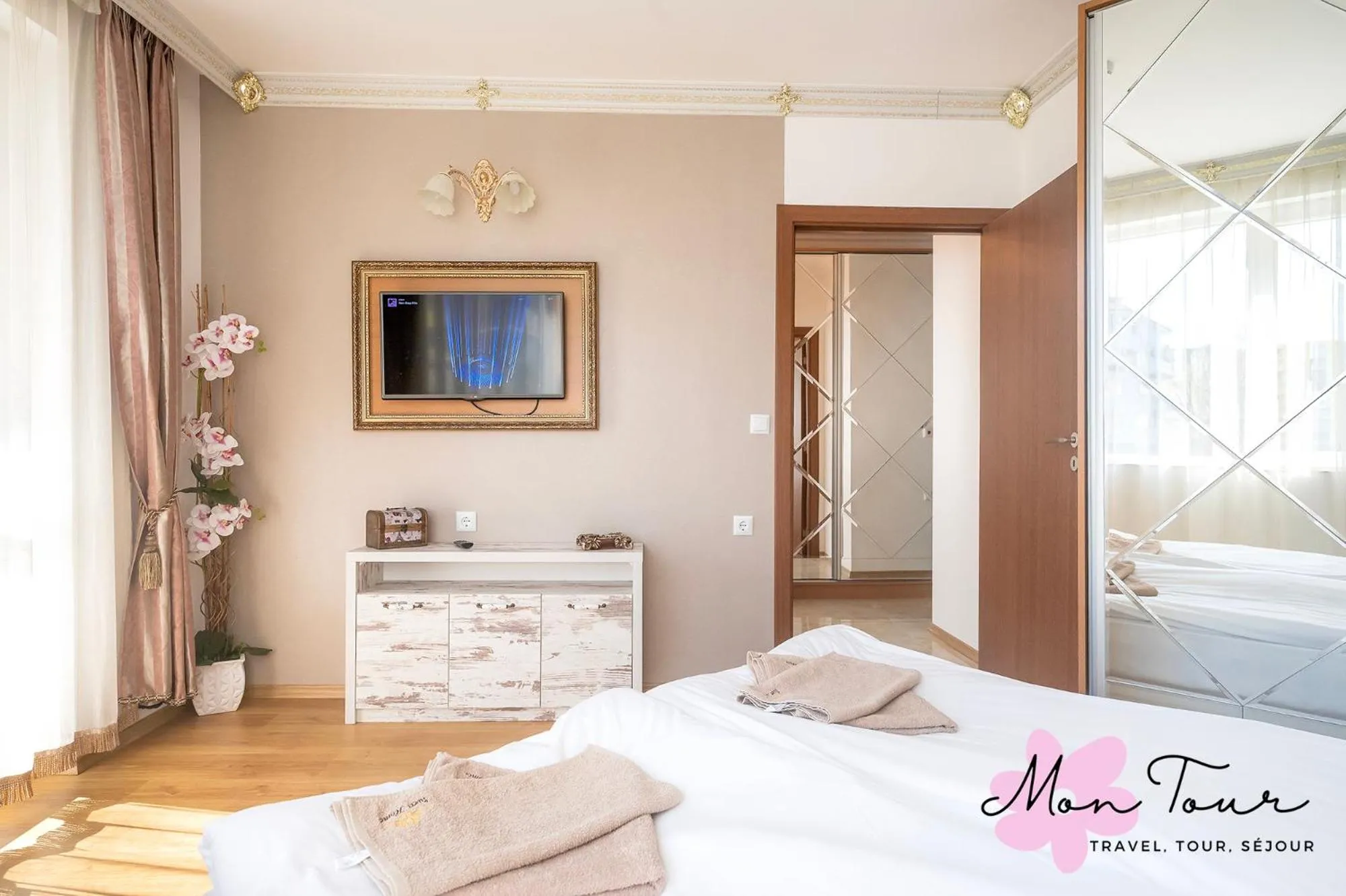 Bed in Mon Tour apartments