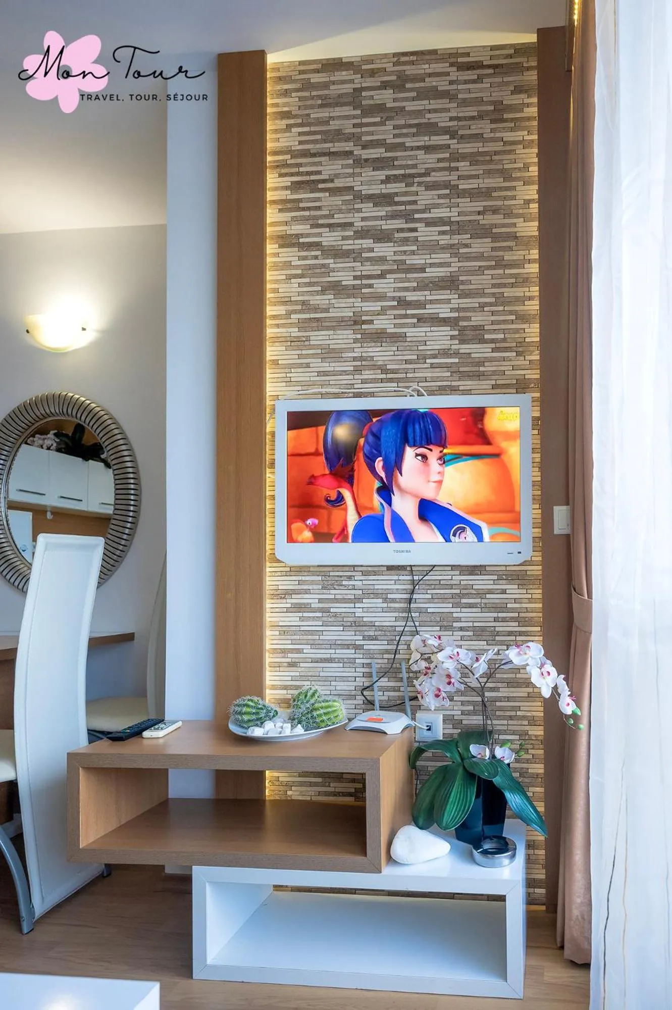 TV and multimedia in Mon Tour apartments