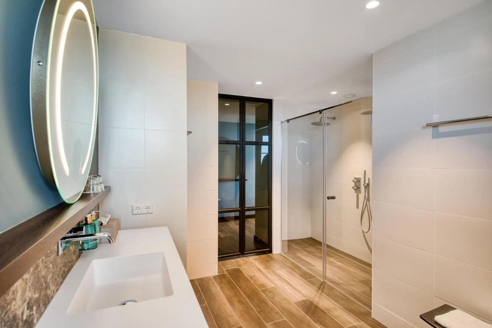 Shower in Hotel de Schelde