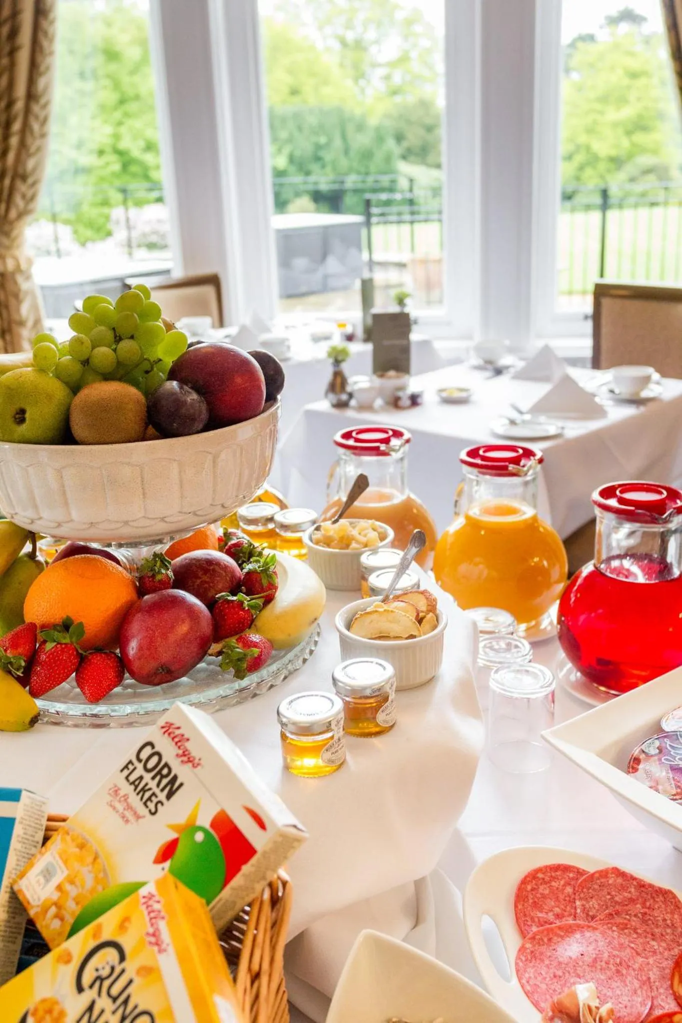 Breakfast in White Swan Hotel