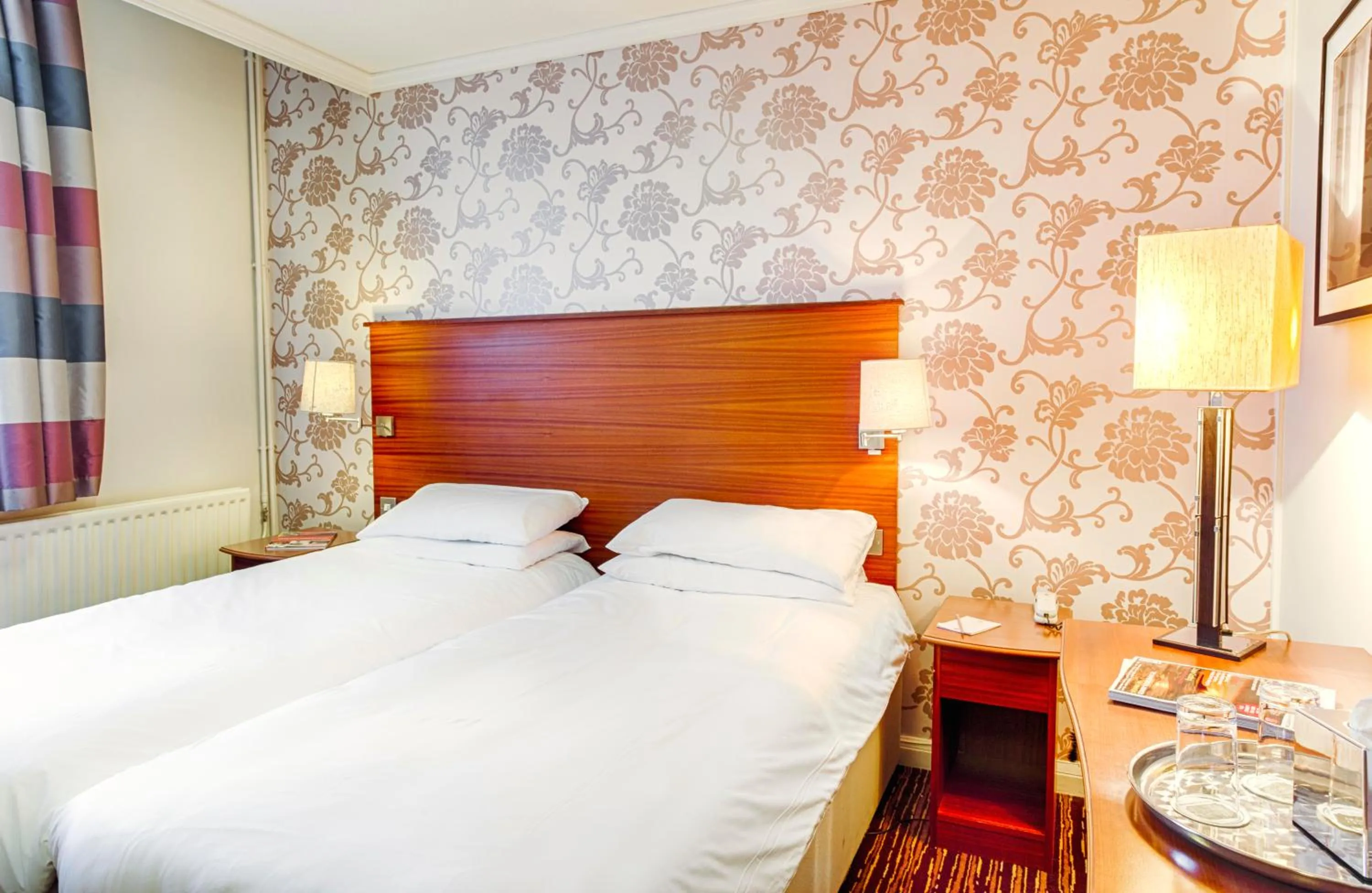 Bed in White Swan Hotel