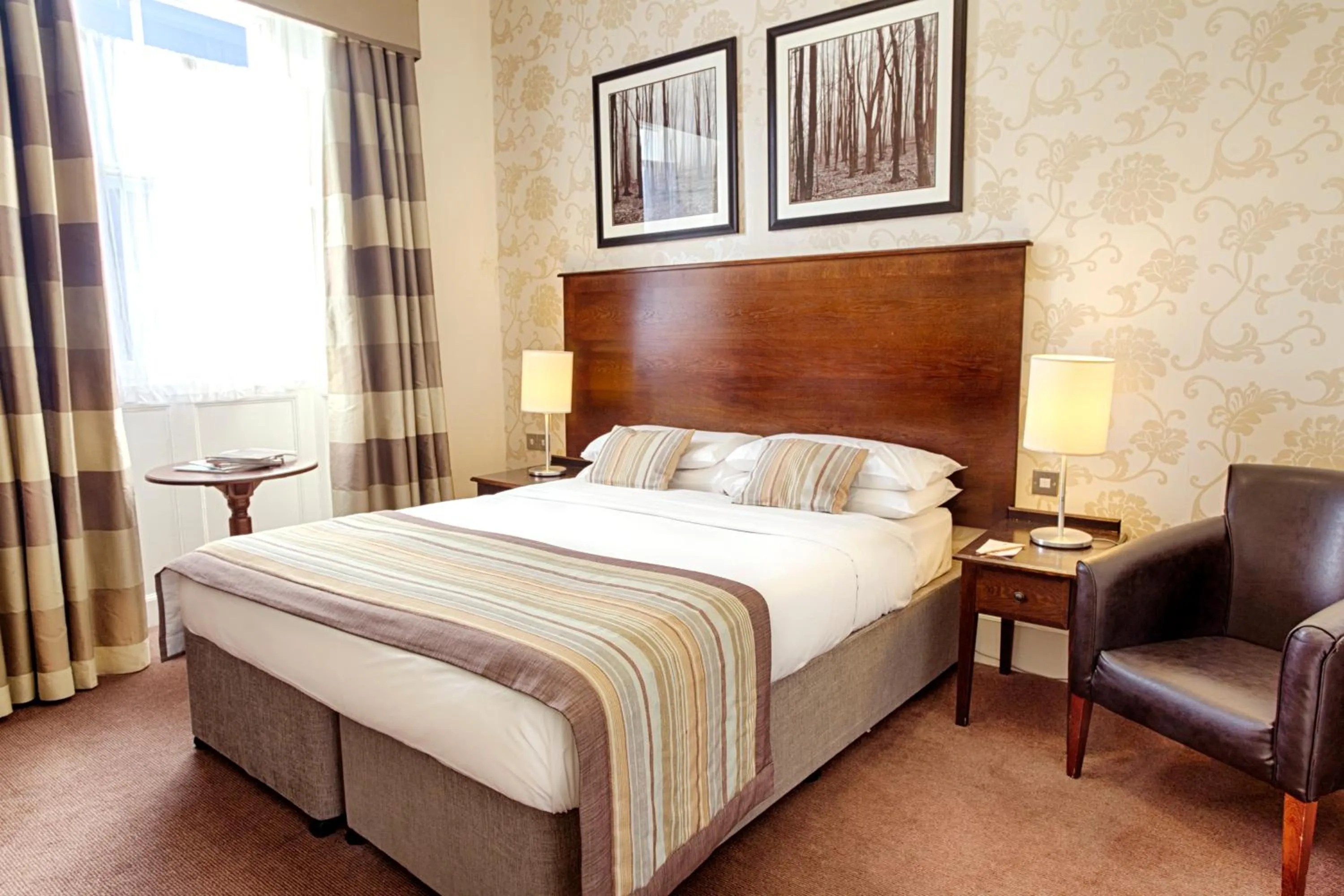 Bed in White Swan Hotel