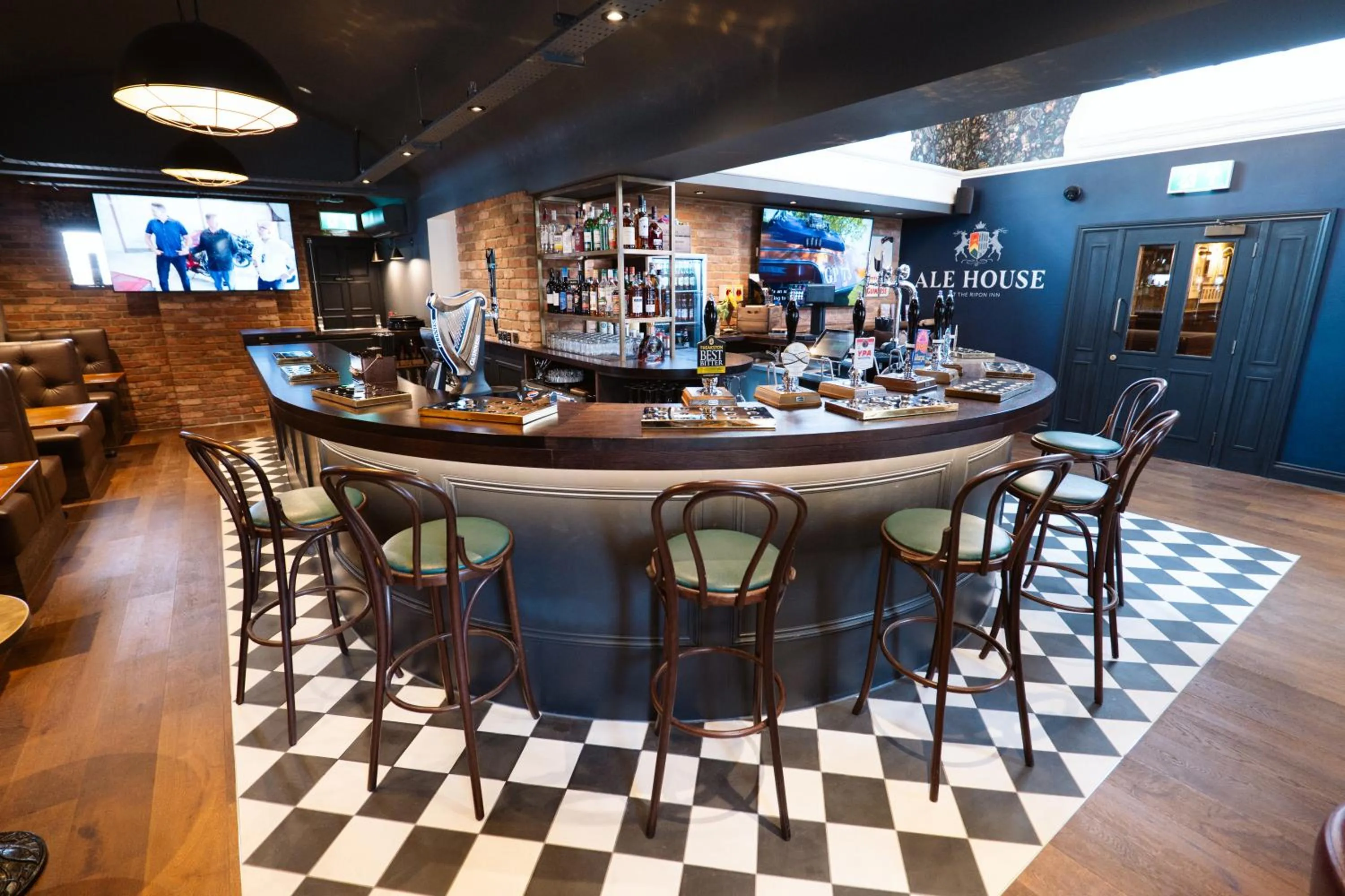 Lounge or bar in The Ripon Inn - The Inn Collection Group