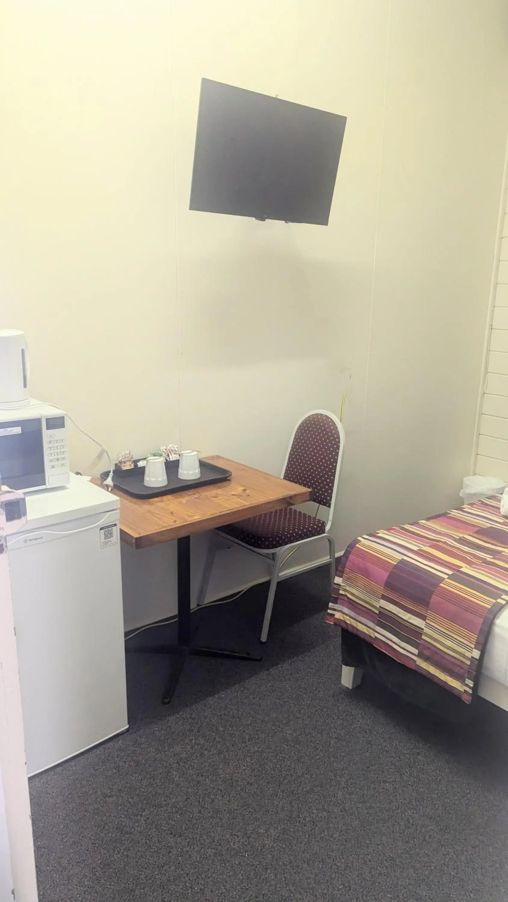 GRAND CENTRAL HOTEL PROSERPINE