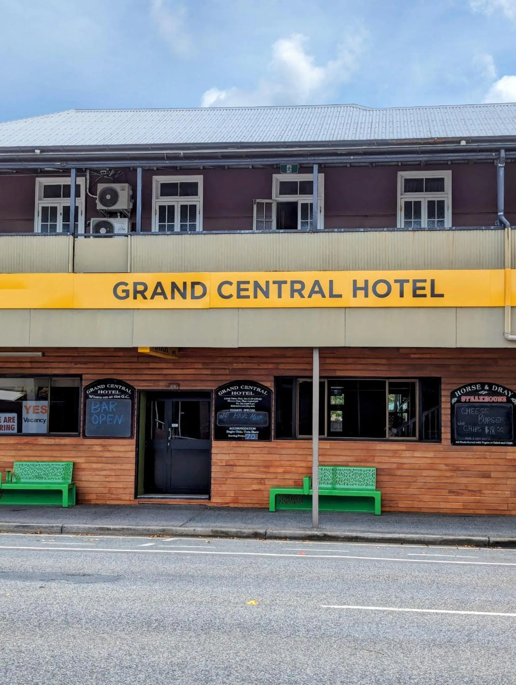 Property building in GRAND CENTRAL HOTEL PROSERPINE